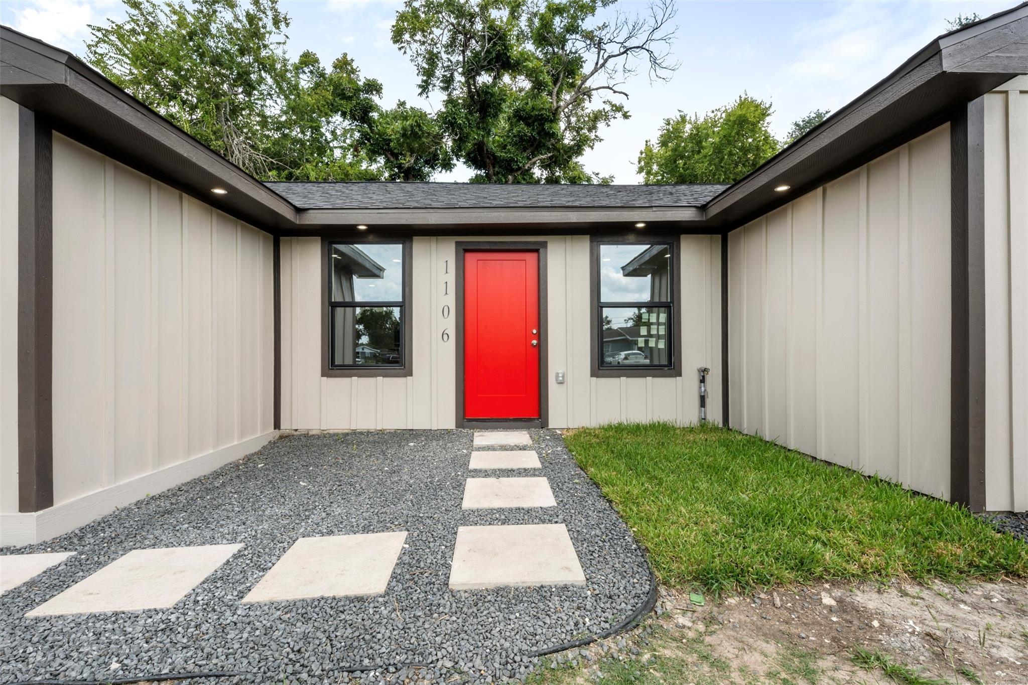 1106 W Thomas Avenue