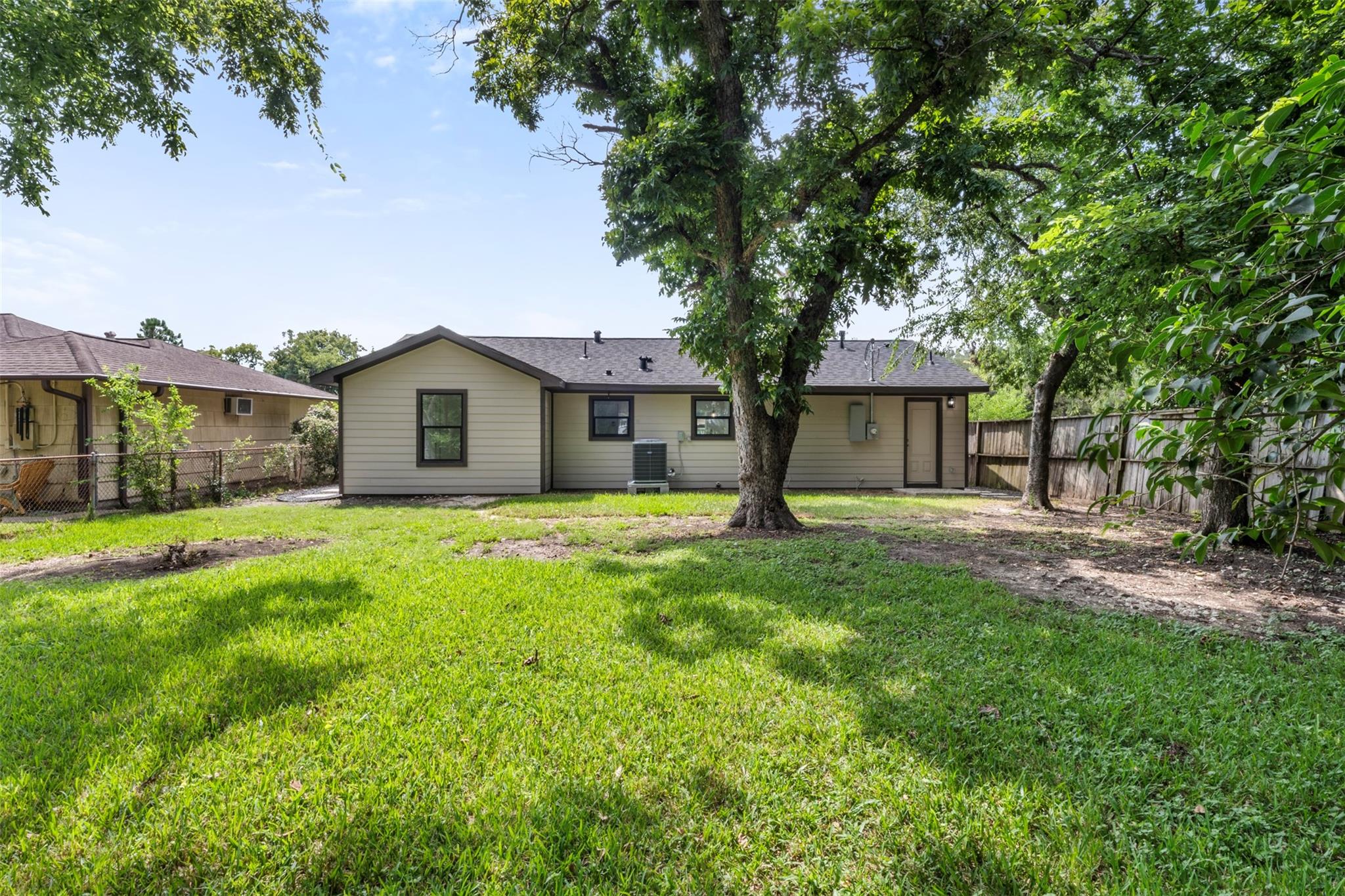 1106 W Thomas Avenue