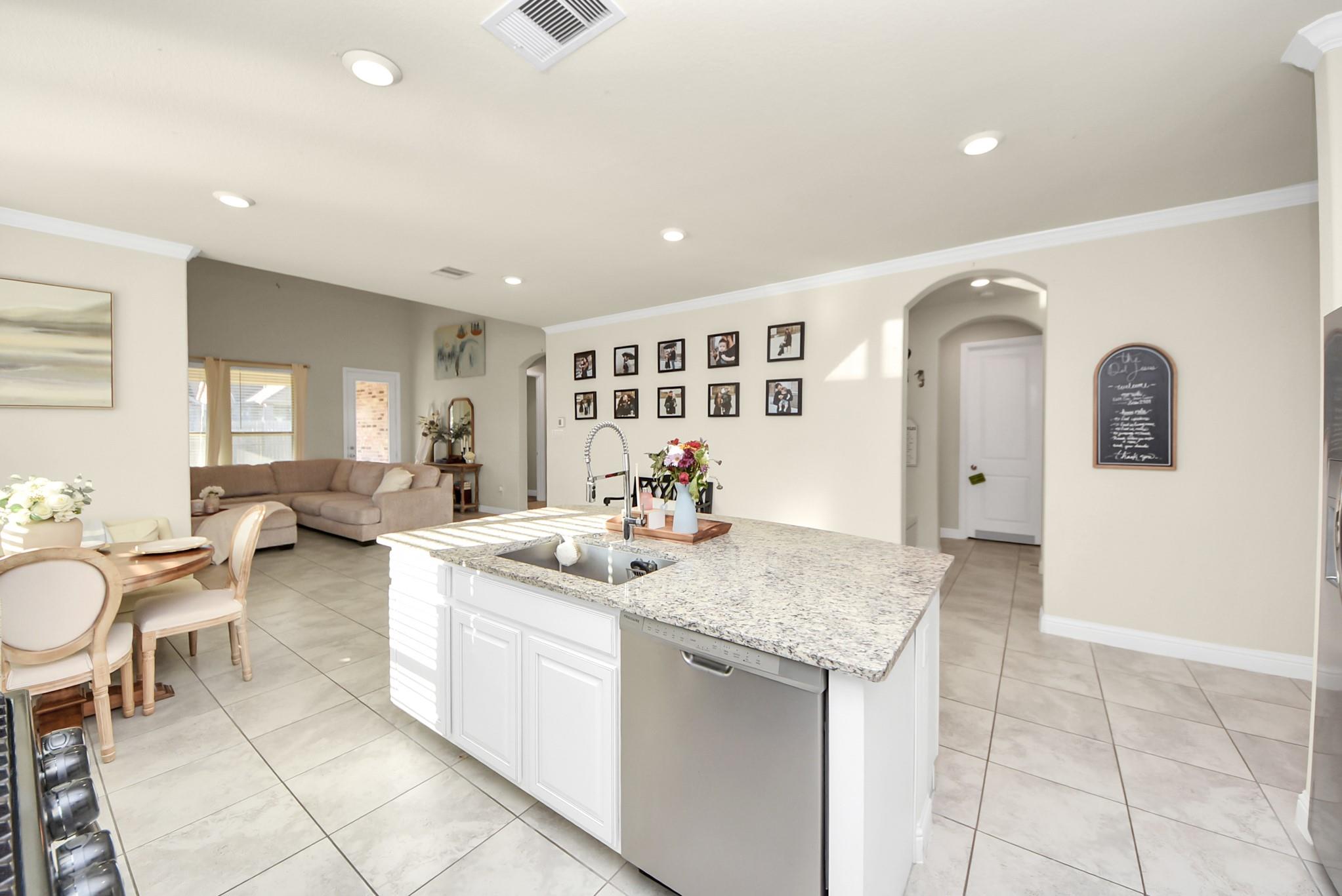 6703 Sandia Crest Street