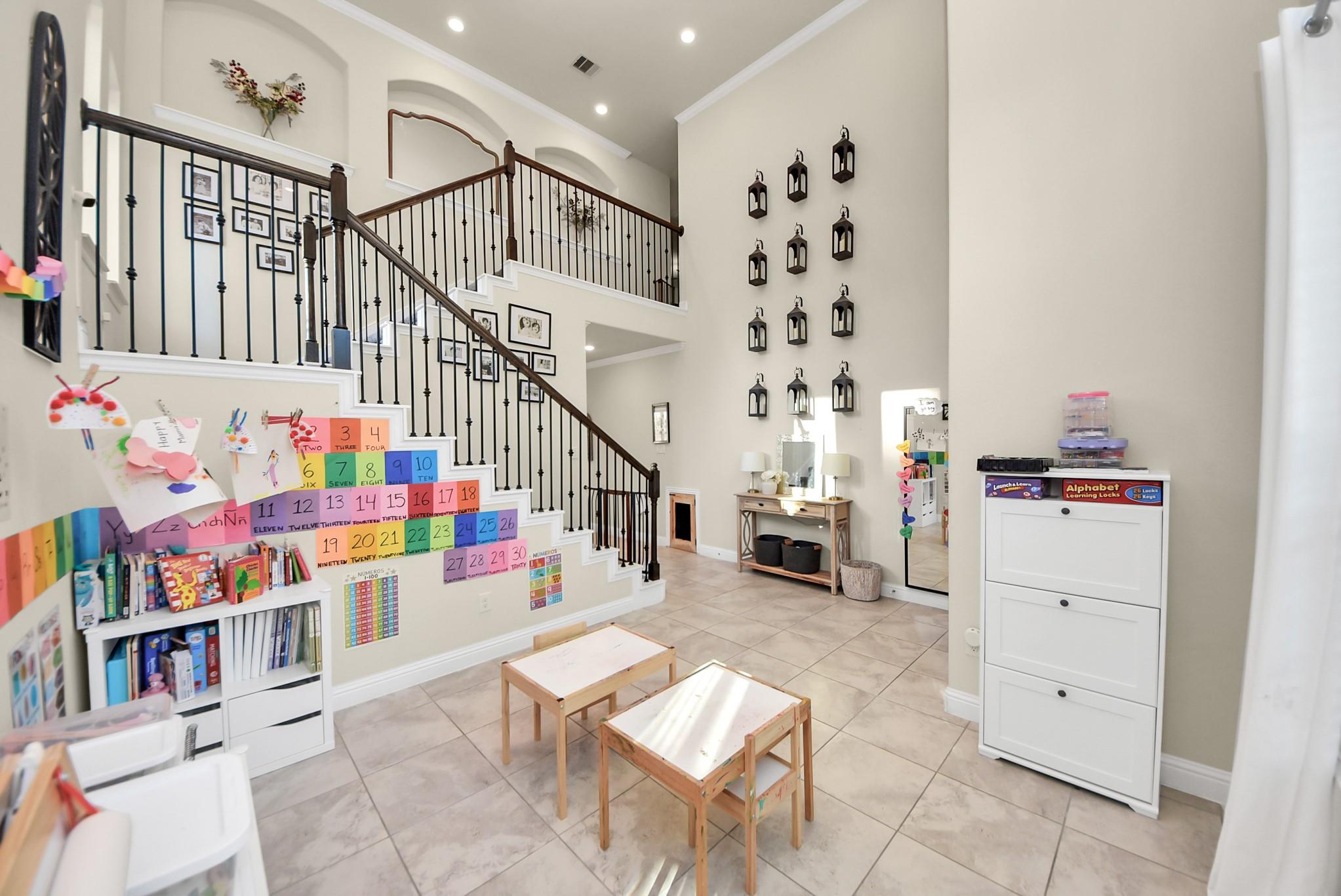 6703 Sandia Crest Street