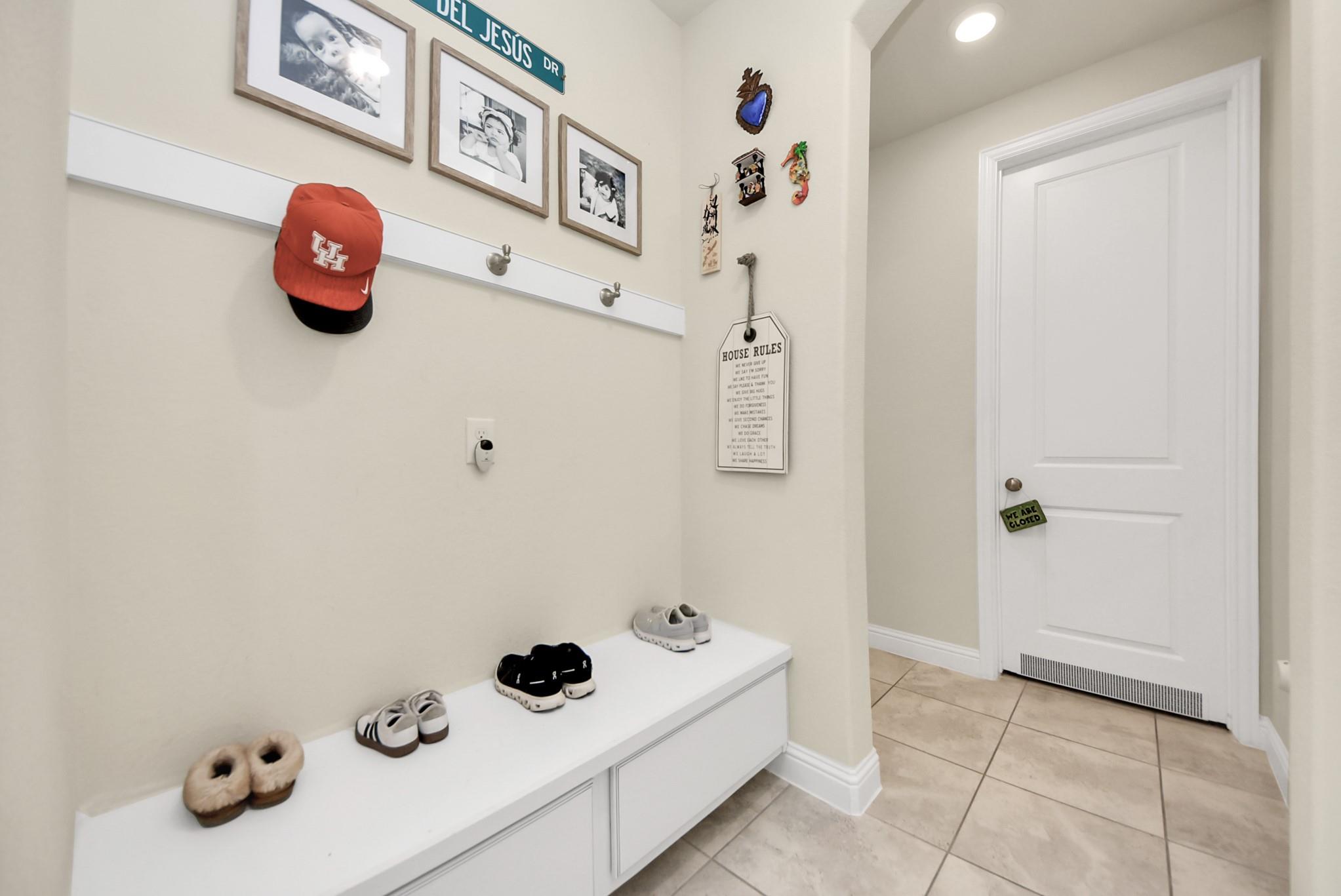 6703 Sandia Crest Street