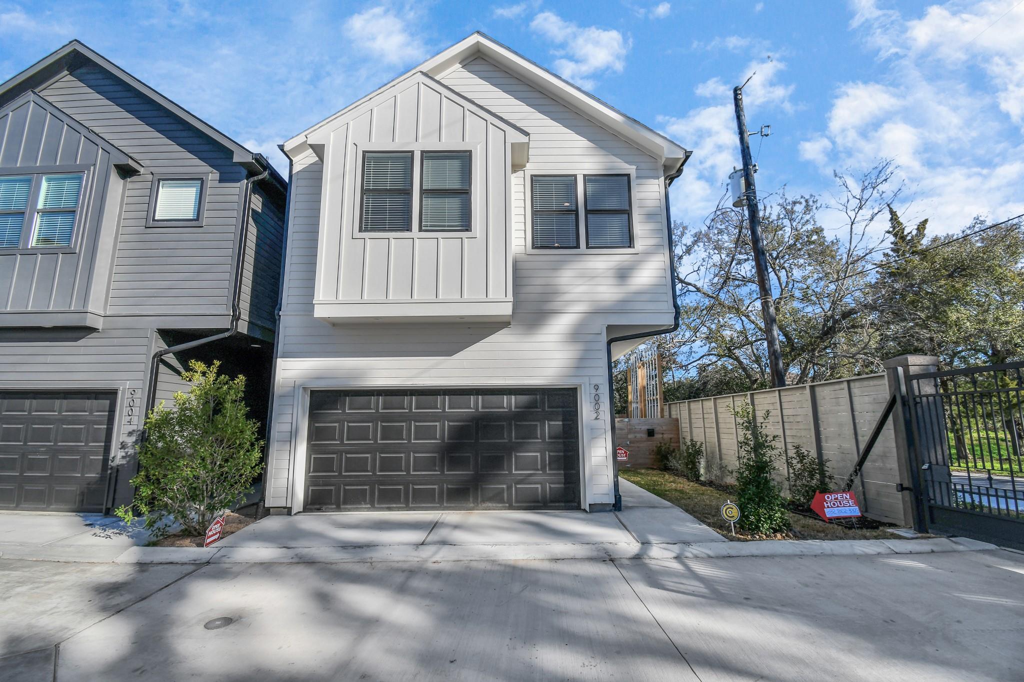 9005 Laverne Oak Lane