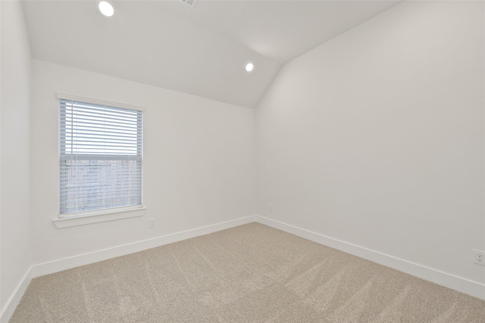 1545 Apache Heights