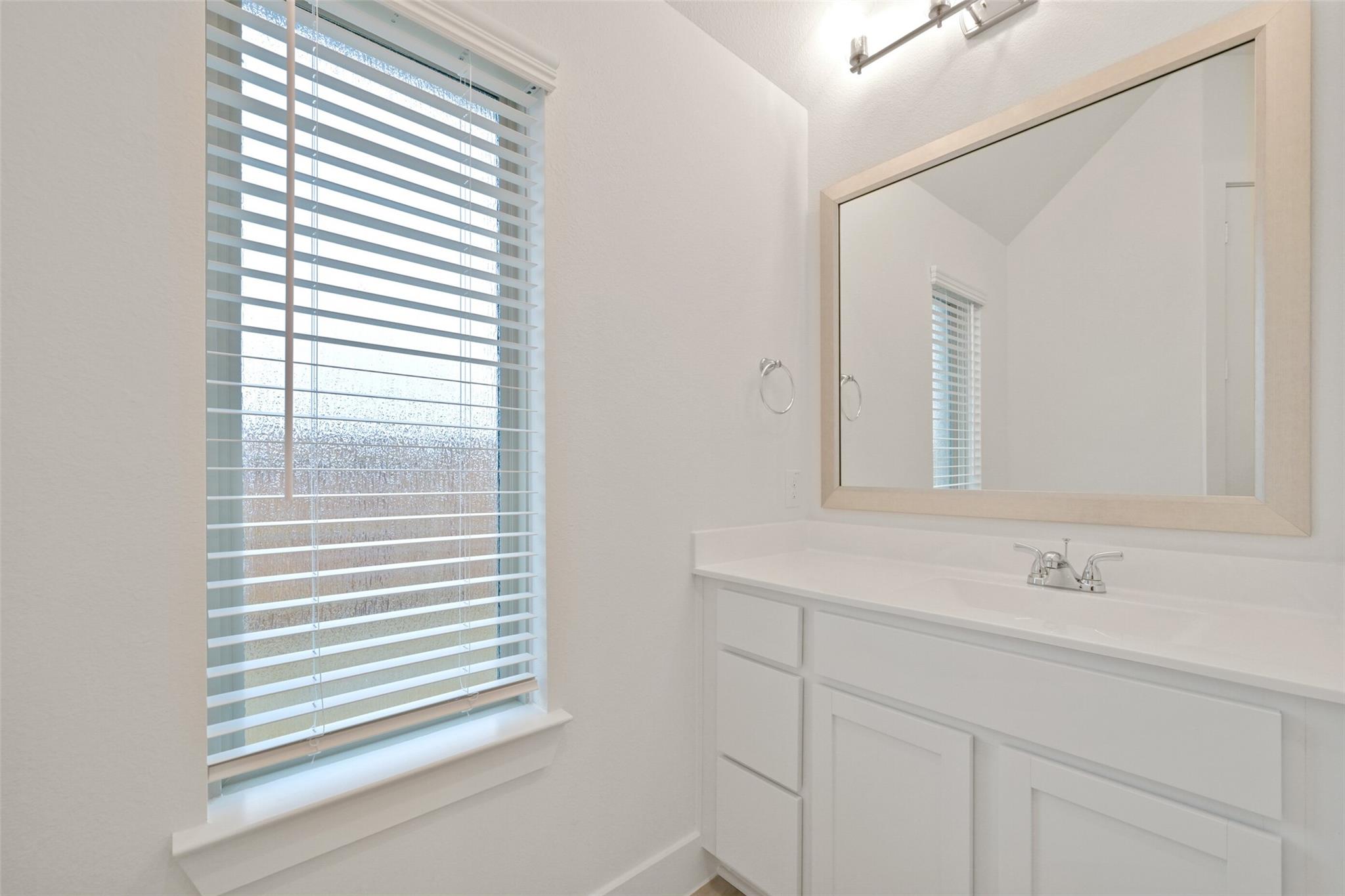 1545 Apache Heights
