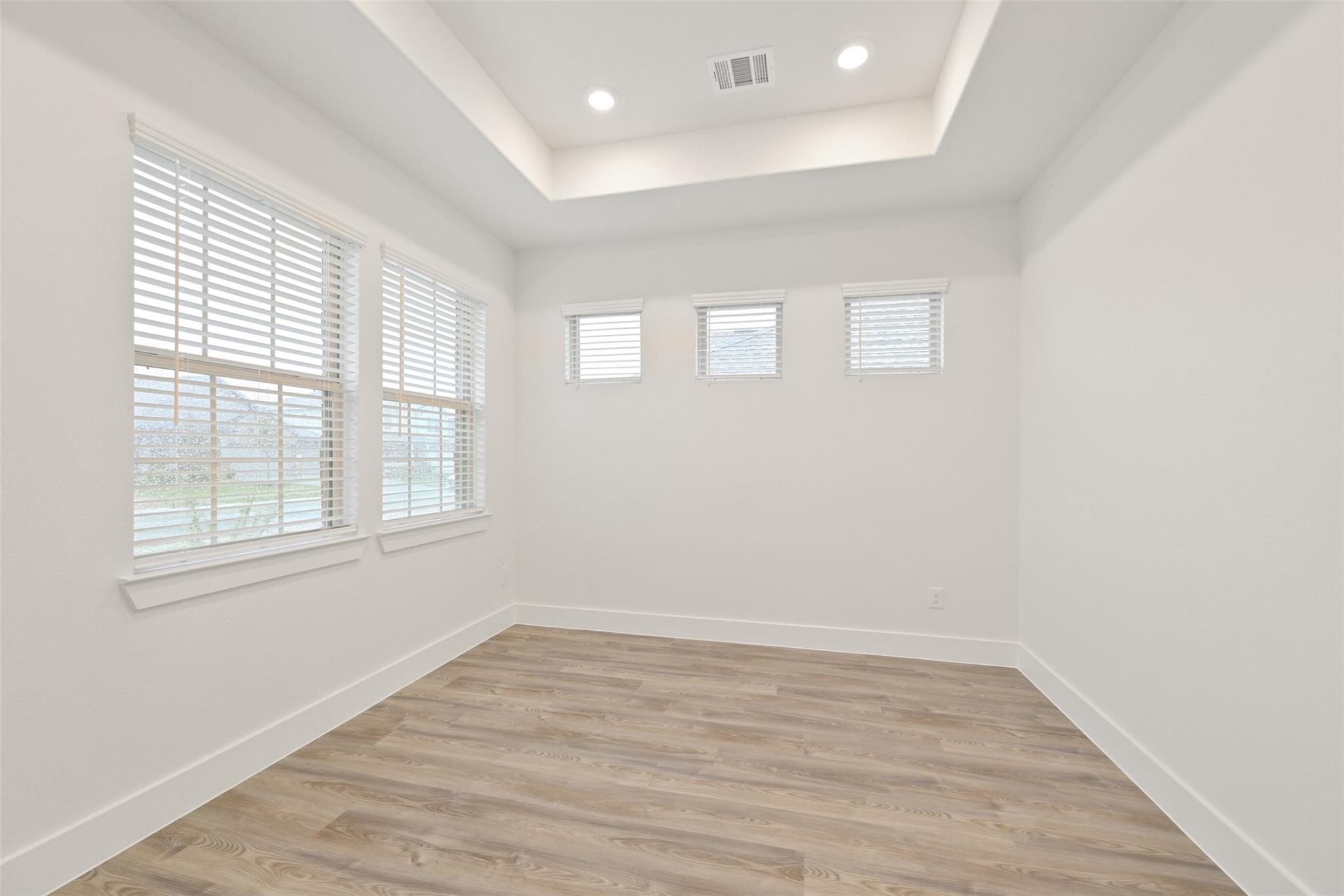 1545 Apache Heights