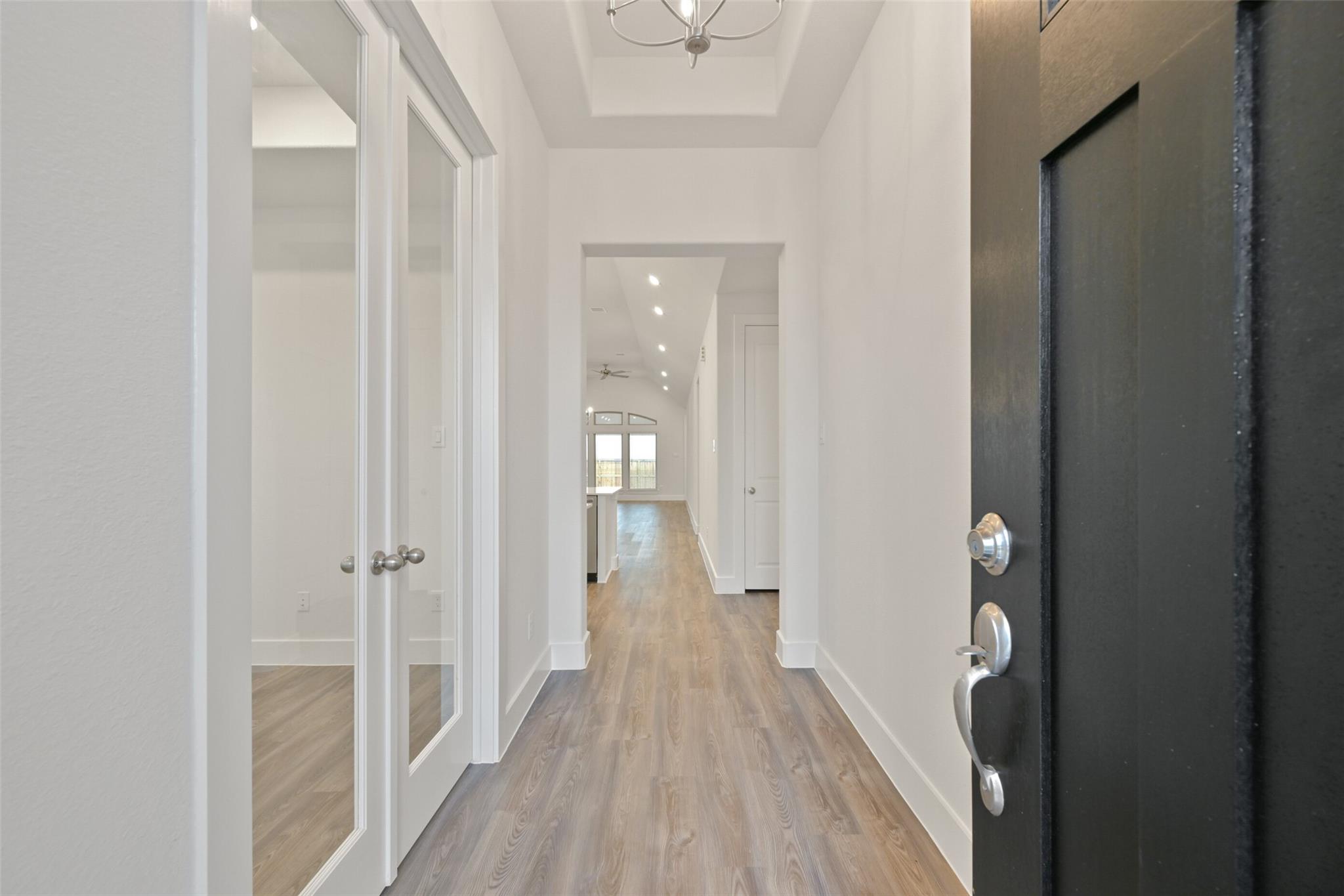 1545 Apache Heights