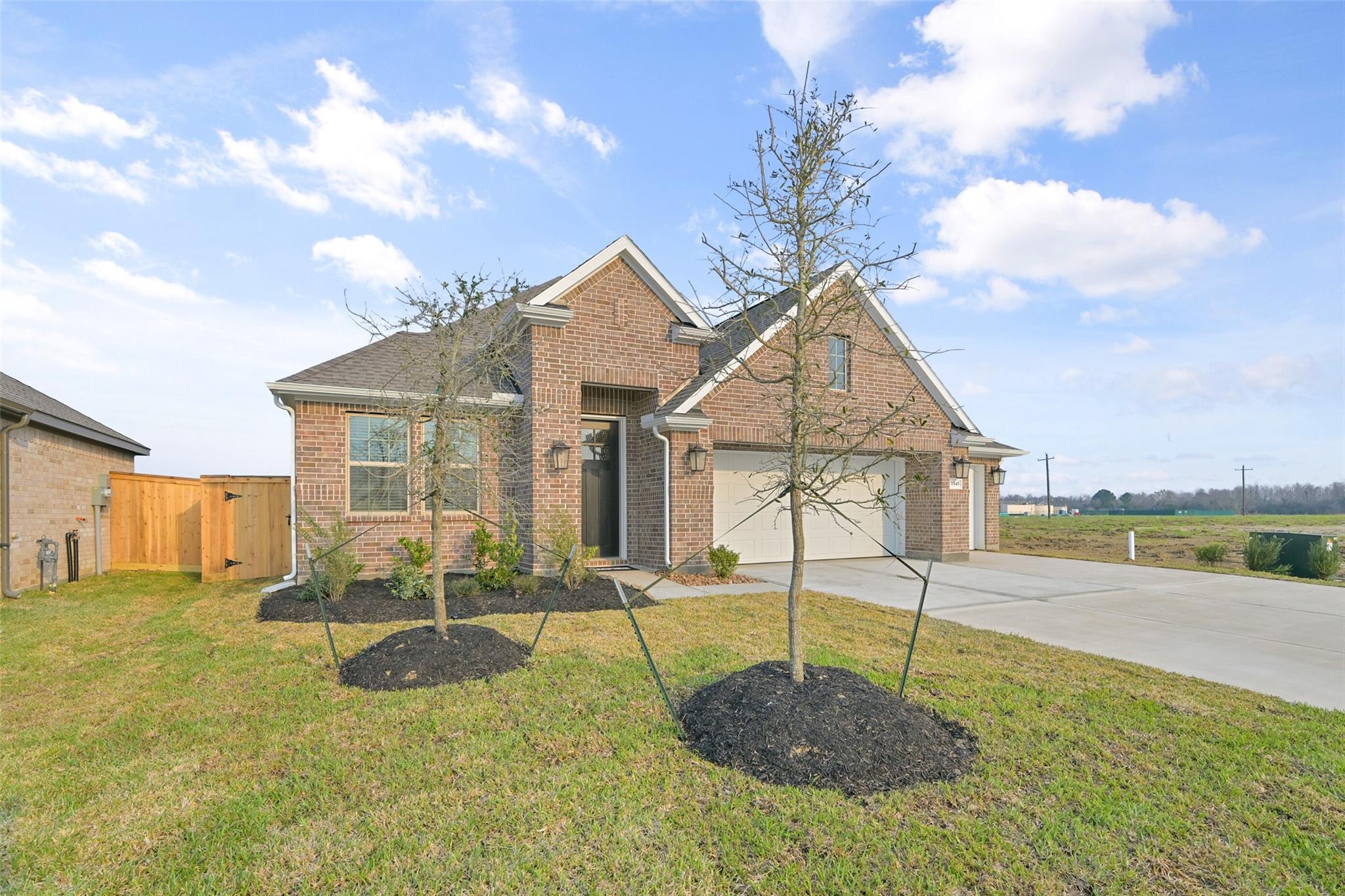 1545 Apache Heights