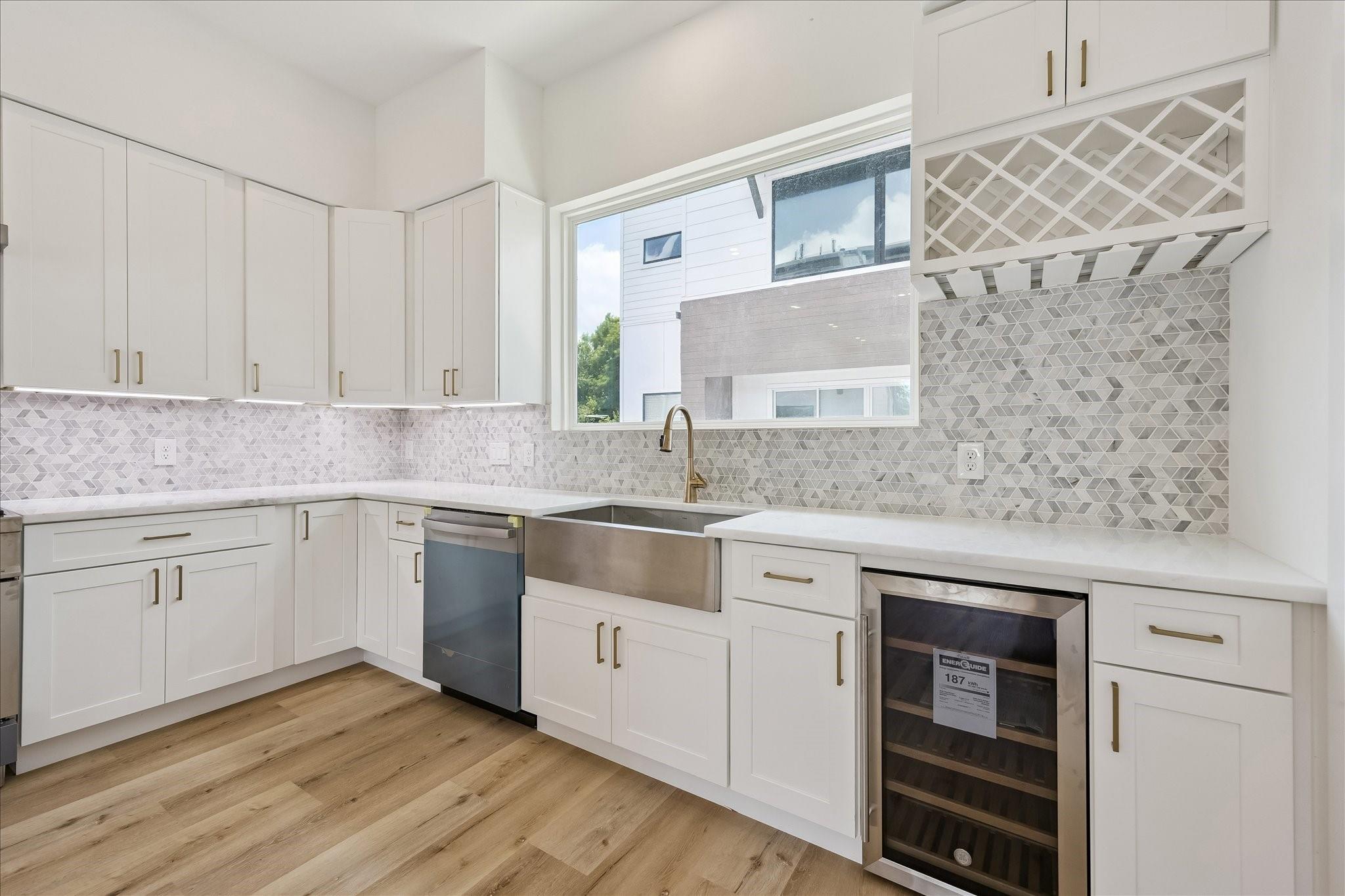 1034 W 17th St Street # C