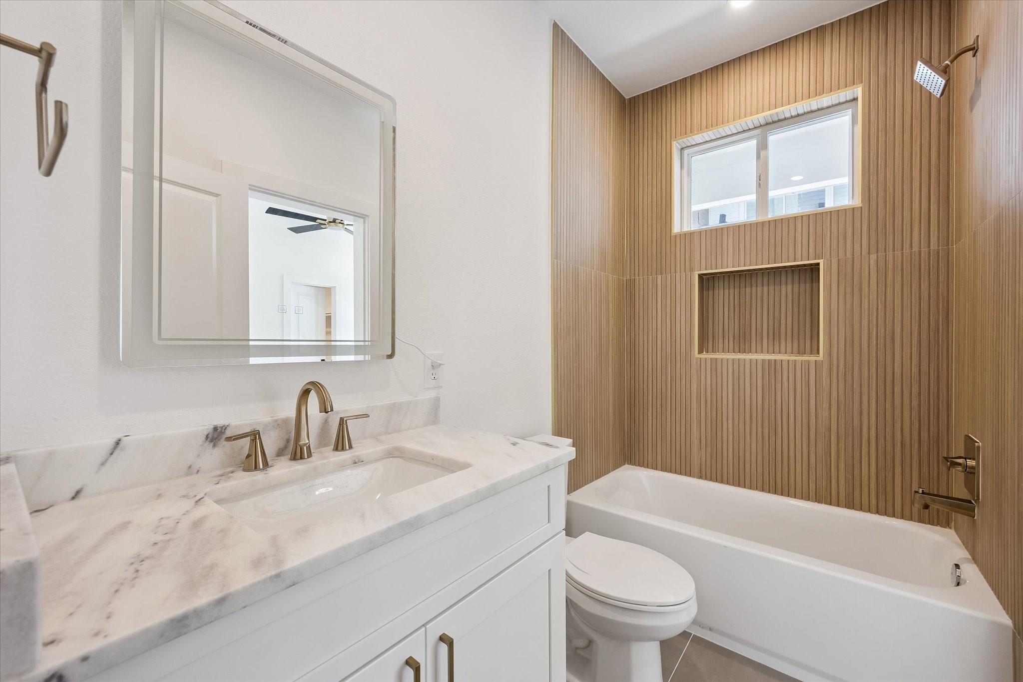 1034 W 17th St Street # C