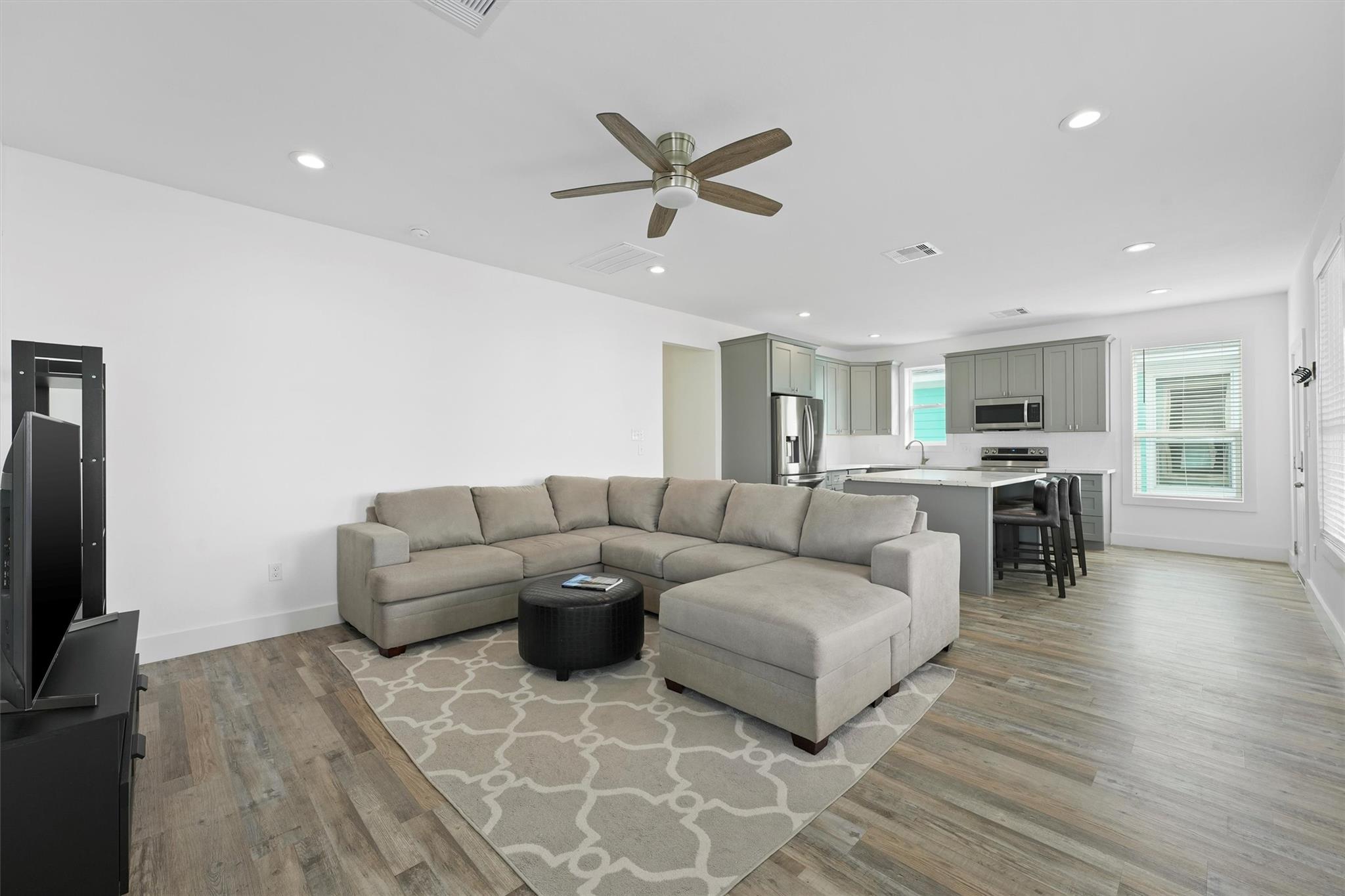 4025 A Vista Boulevard