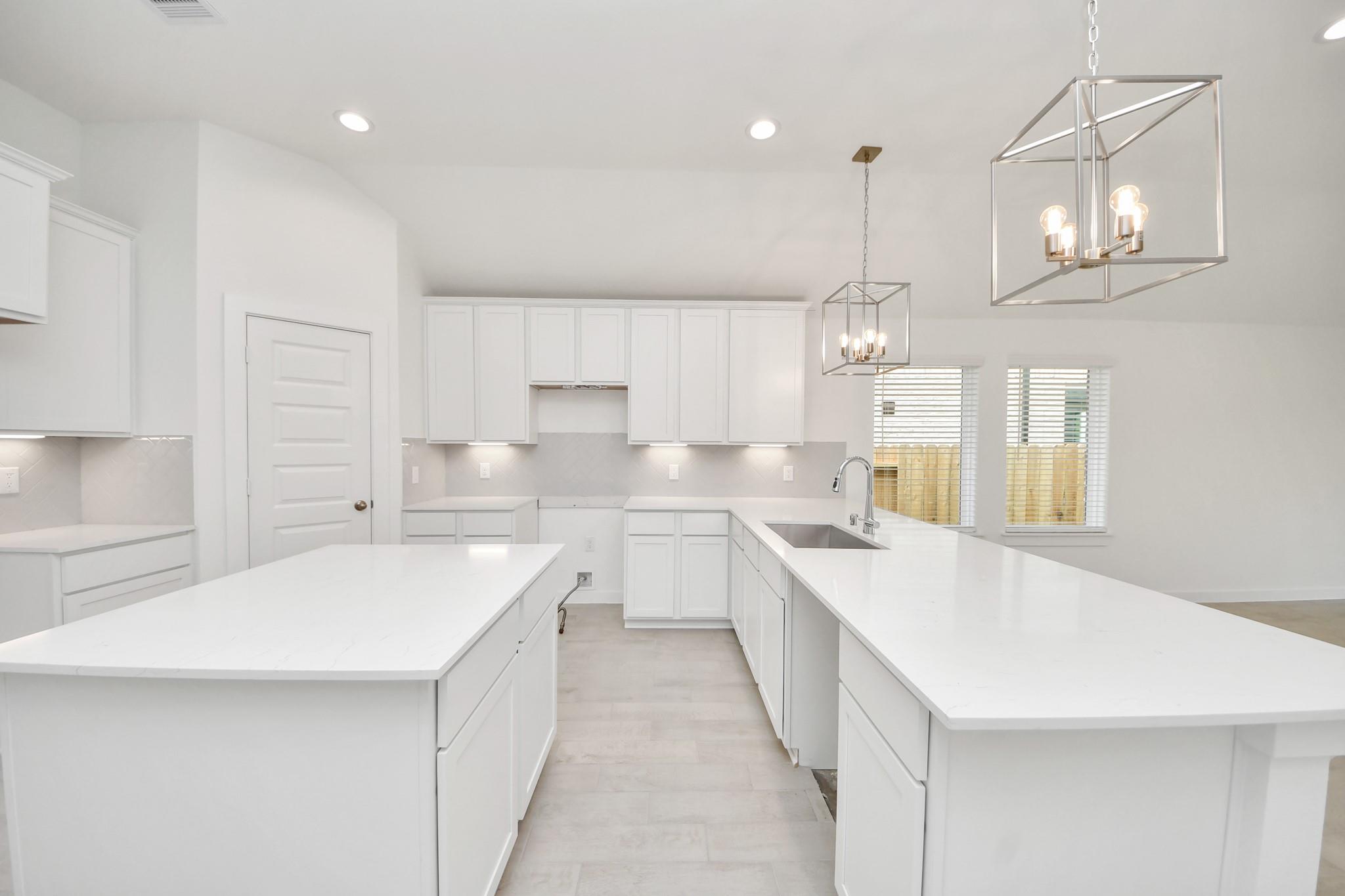 1004 Golden Glow Path