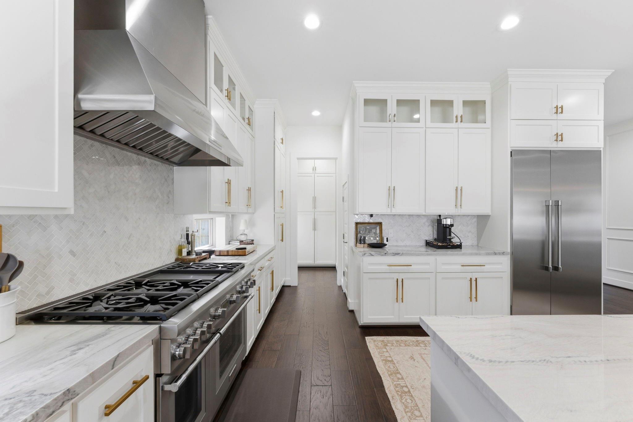802 W 30th Street