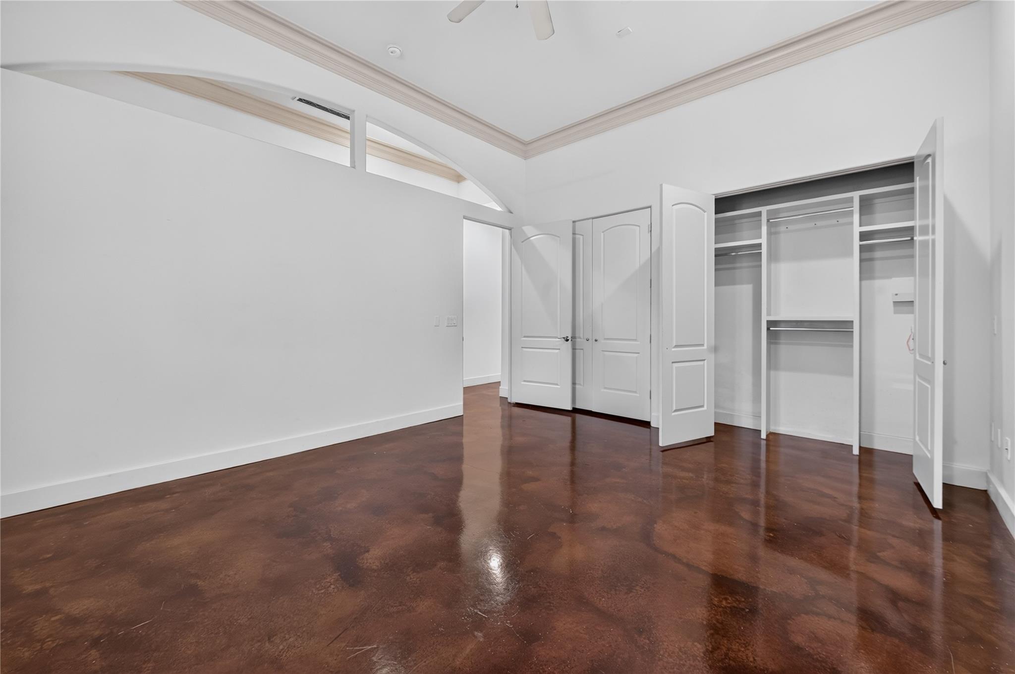 5801 Winsome Lane # 305