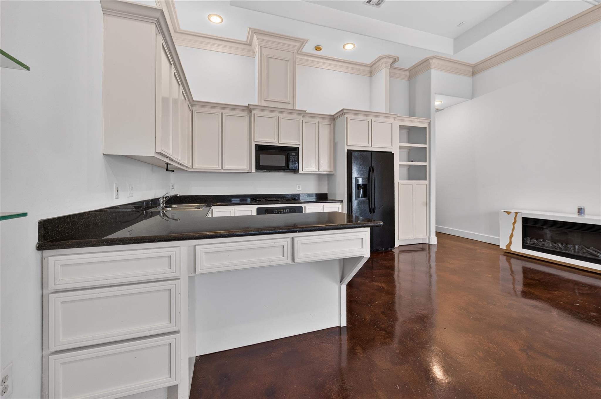 5801 Winsome Lane # 305