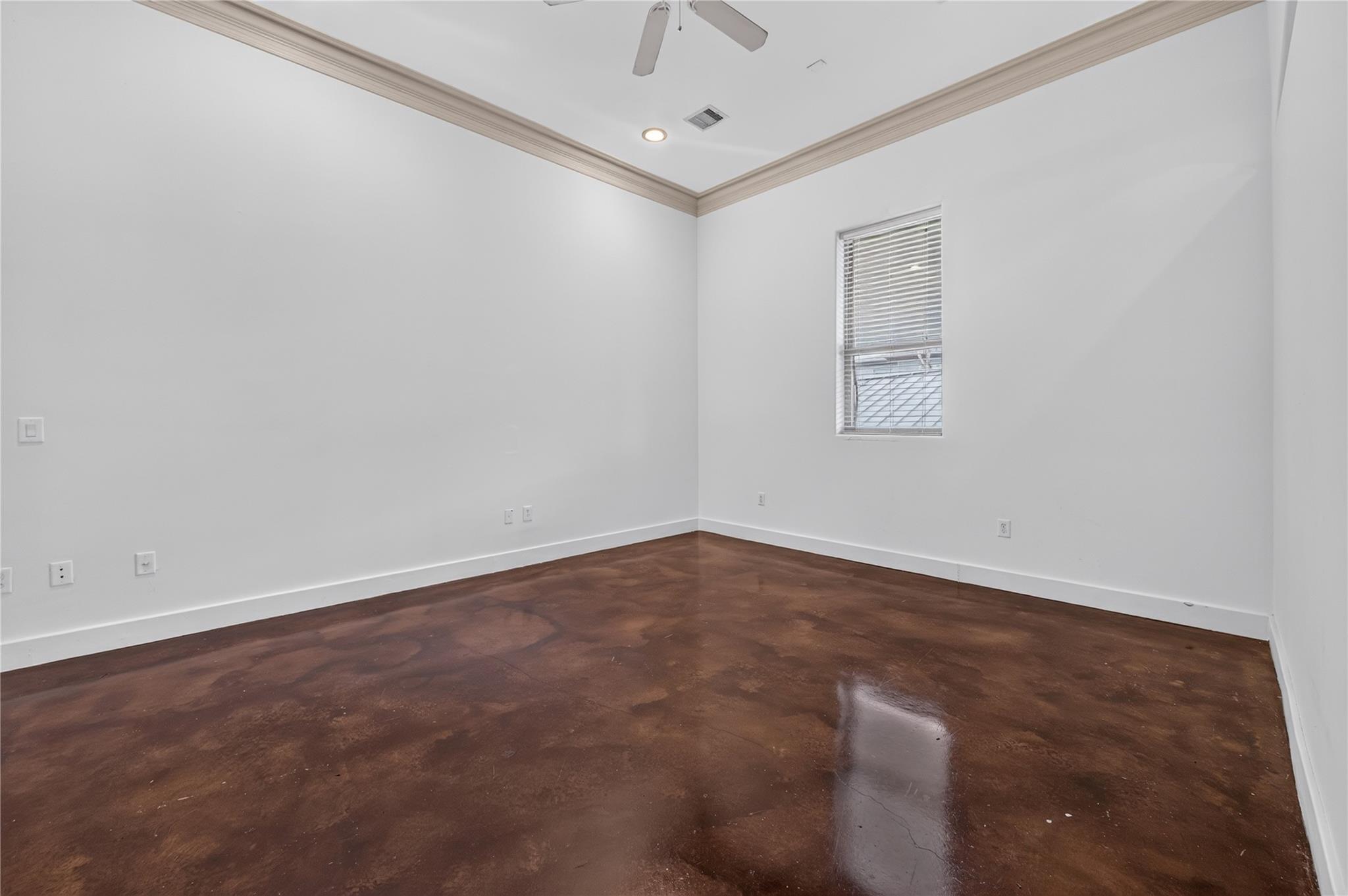 5801 Winsome Lane # 305