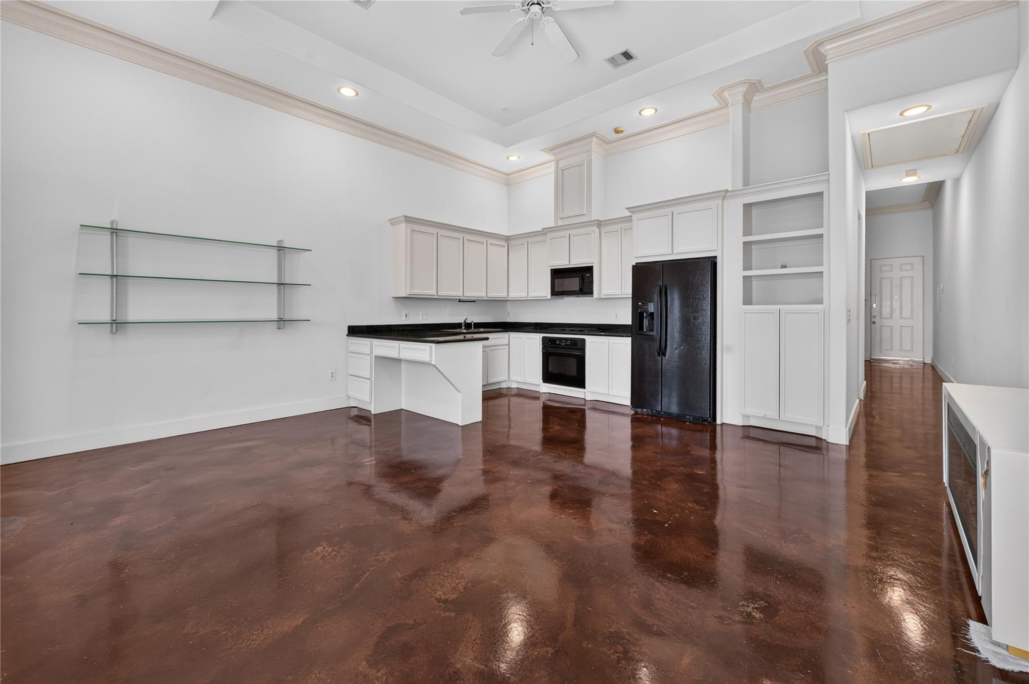 5801 Winsome Lane # 305