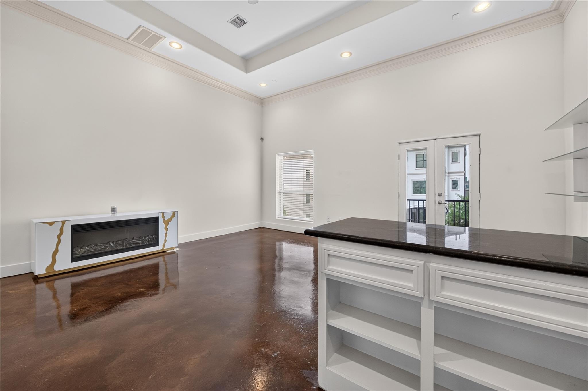 5801 Winsome Lane # 305
