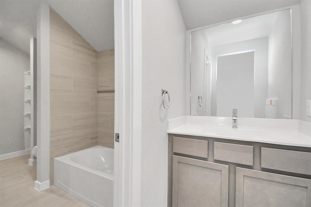 19707 Isola Breeze Drive