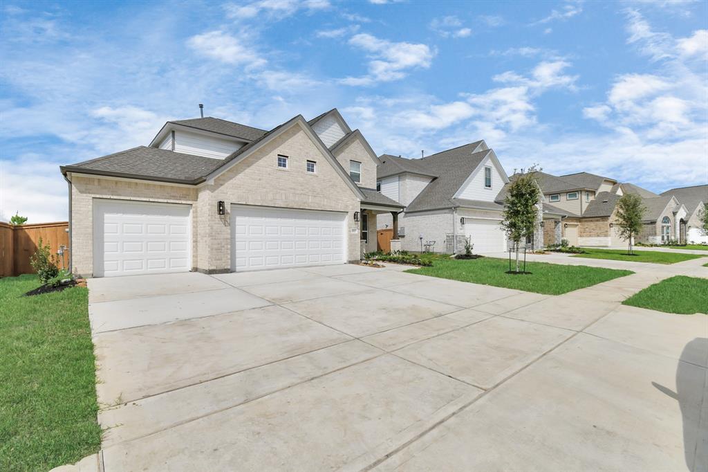 19707 Isola Breeze Drive