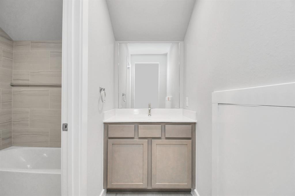 19707 Isola Breeze Drive