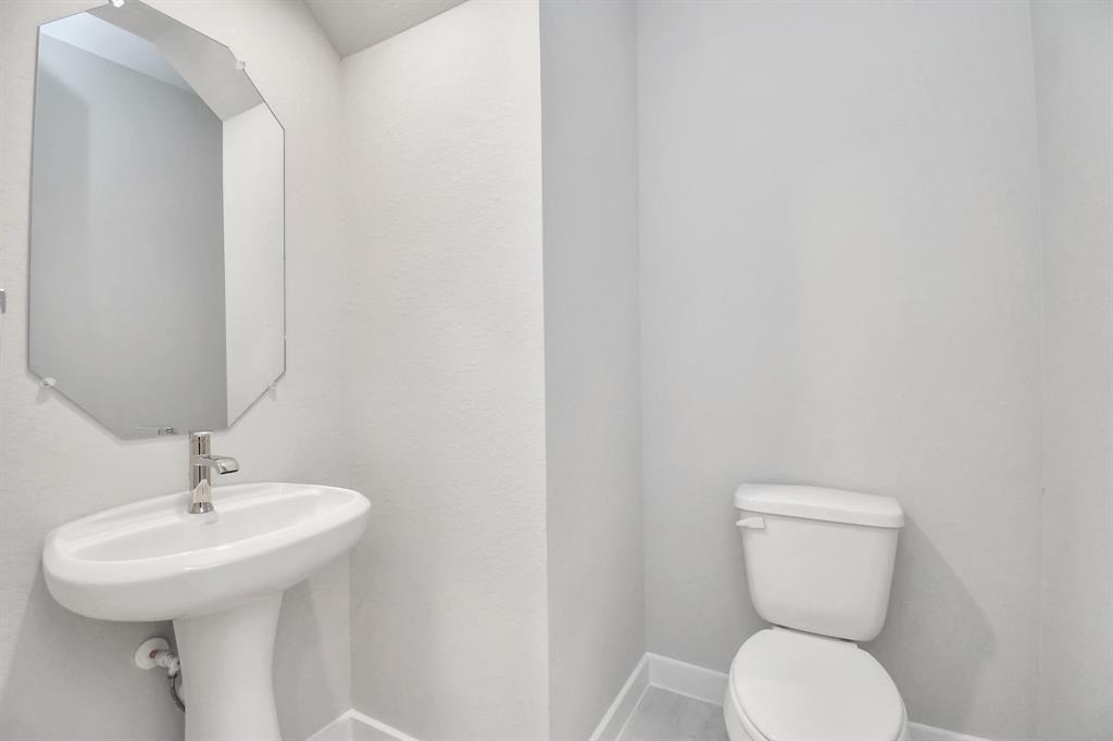 19707 Isola Breeze Drive