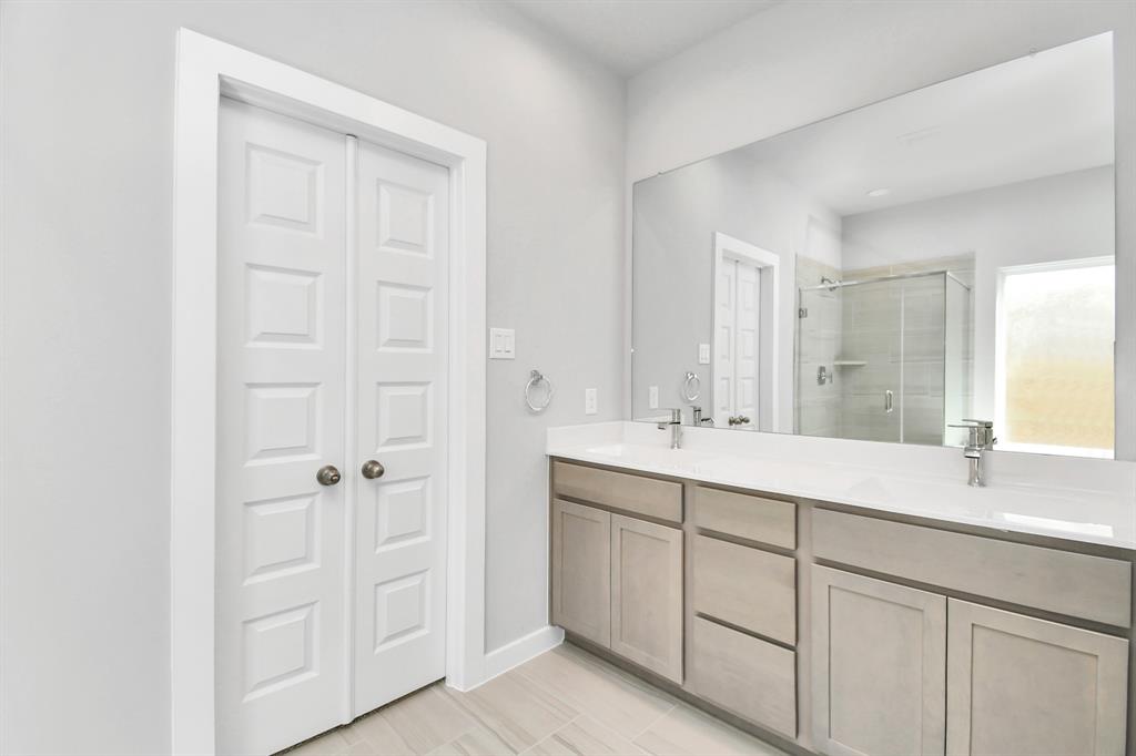 19707 Isola Breeze Drive