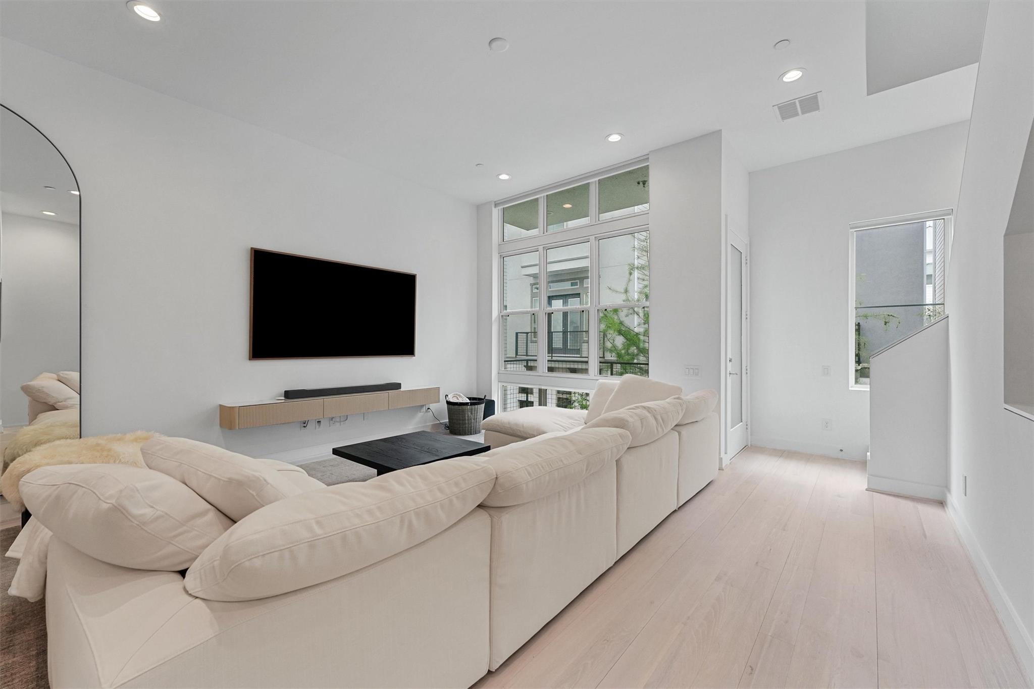 5854 E Post Oak Lane