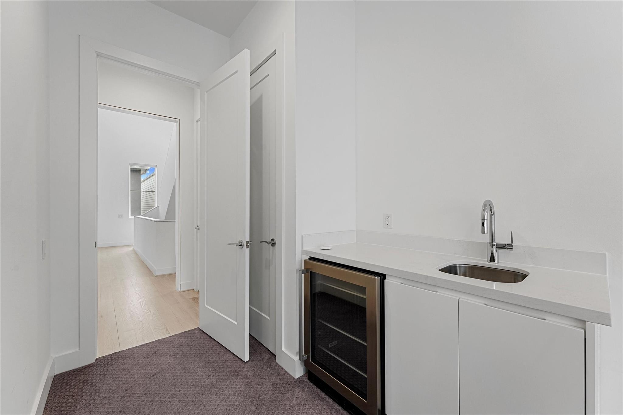 5854 E Post Oak Lane