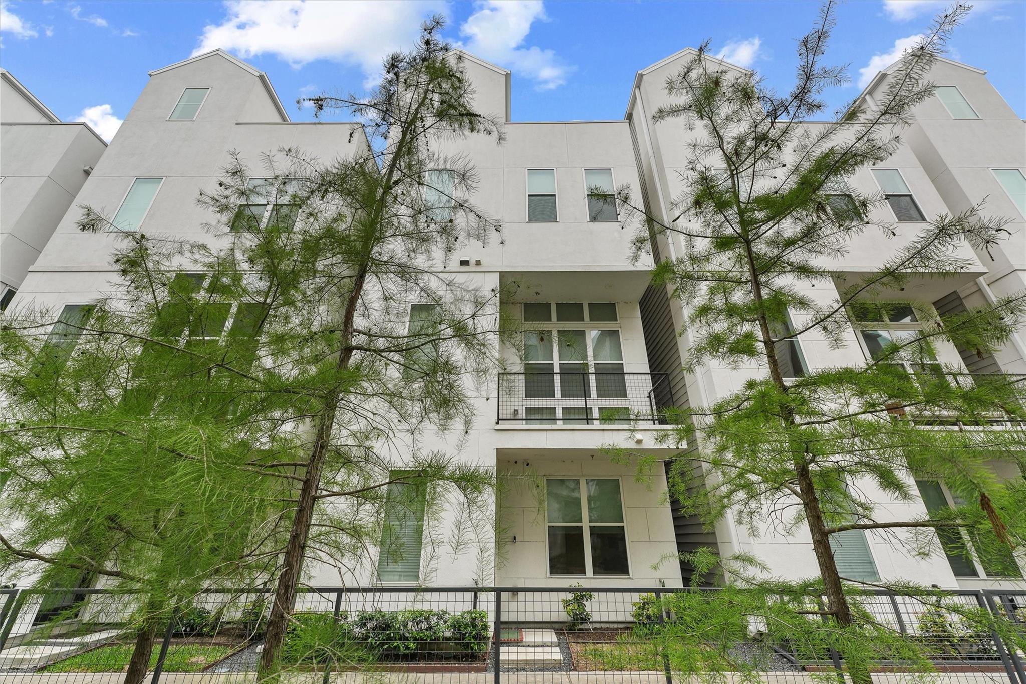 5854 E Post Oak Lane