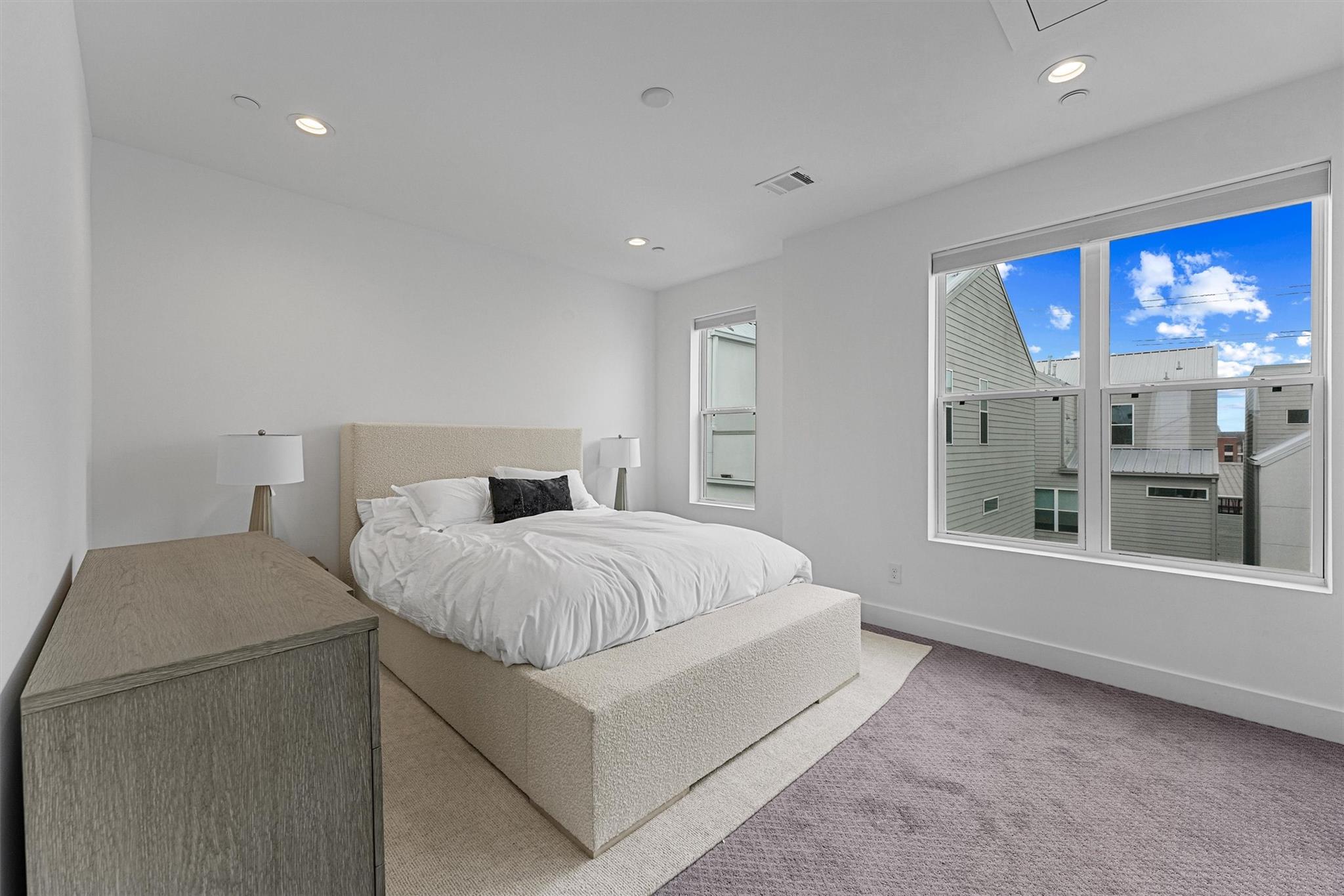 5854 E Post Oak Lane