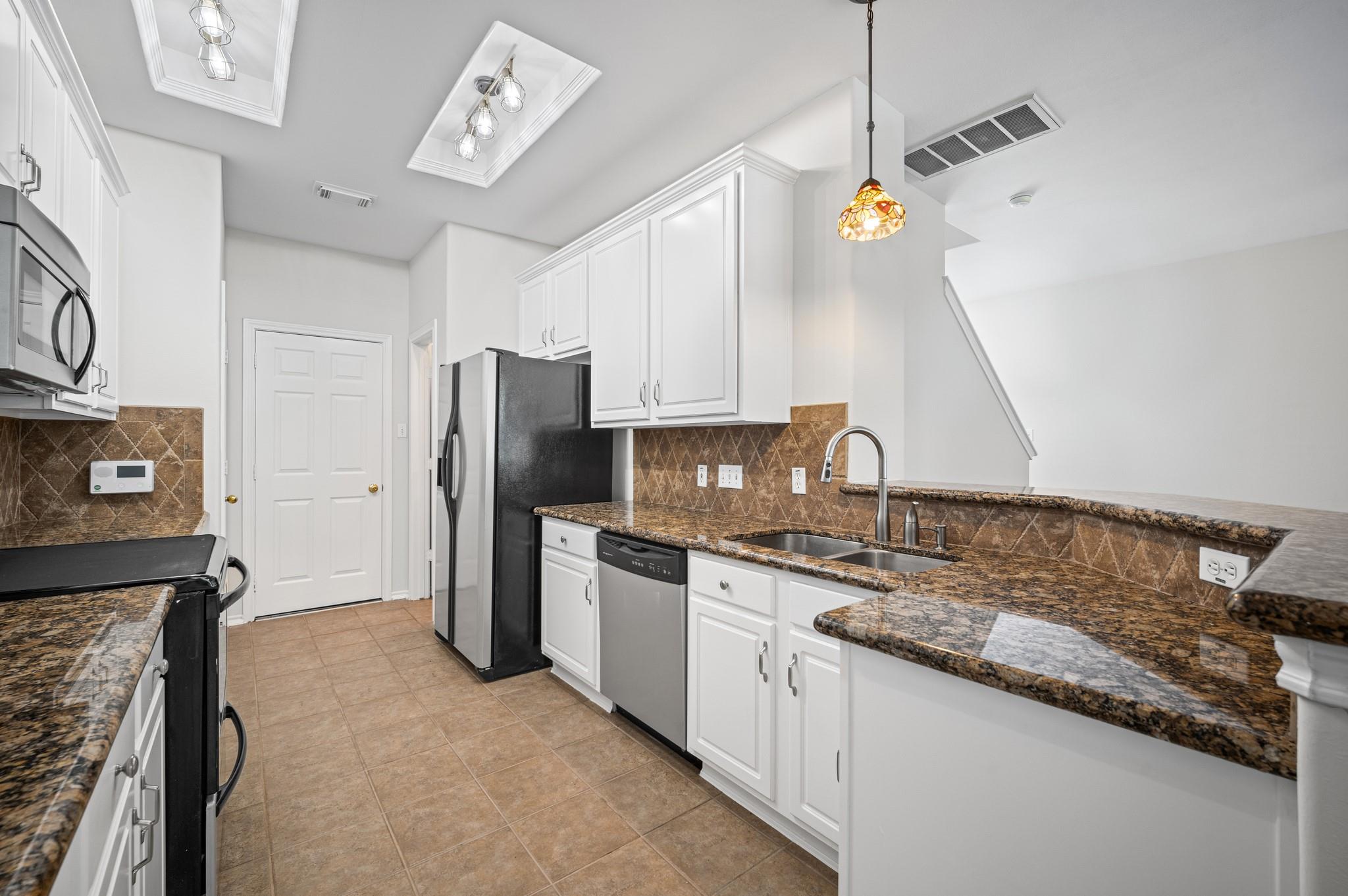 36 Ledgestone Place