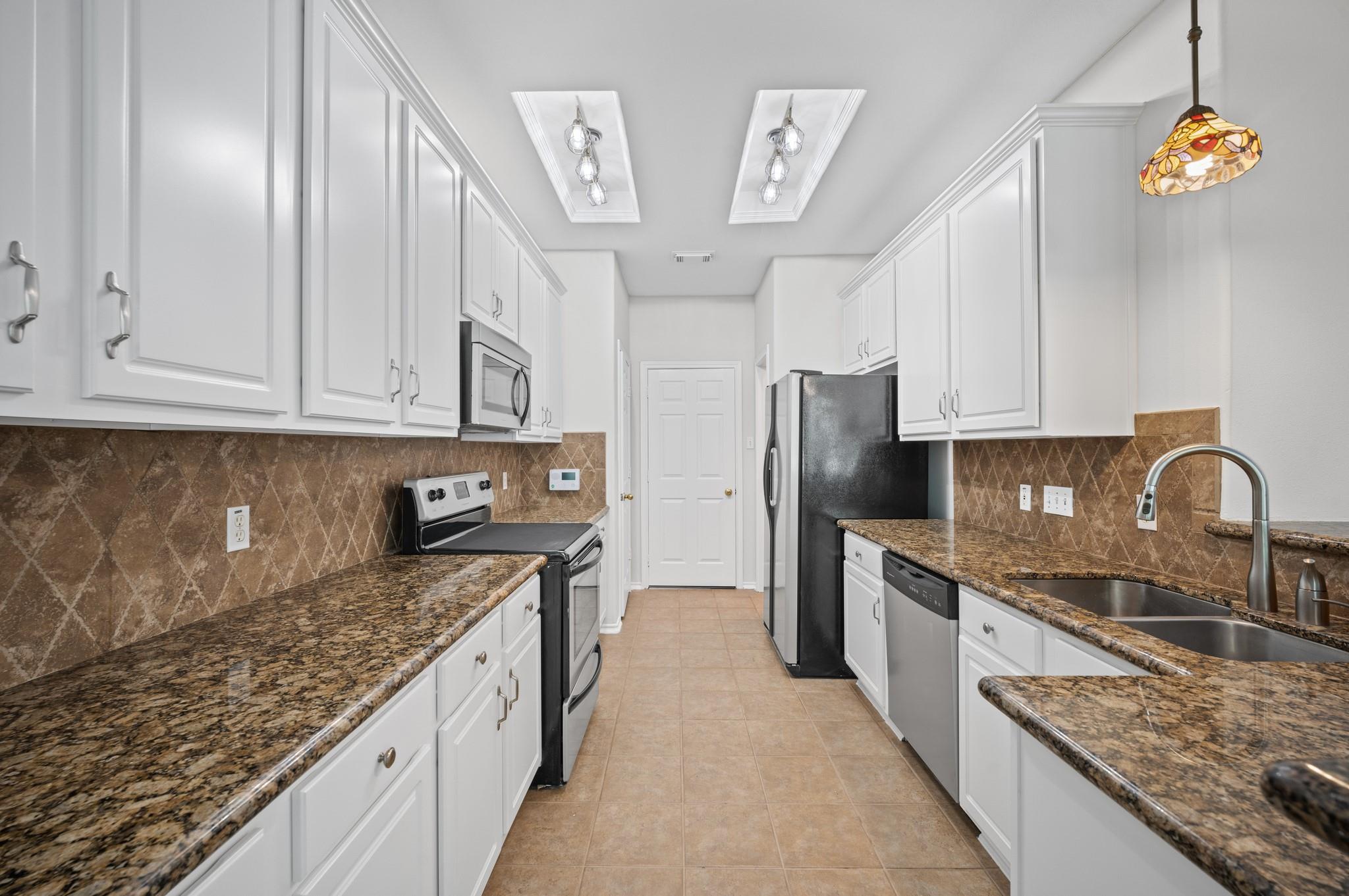 36 Ledgestone Place
