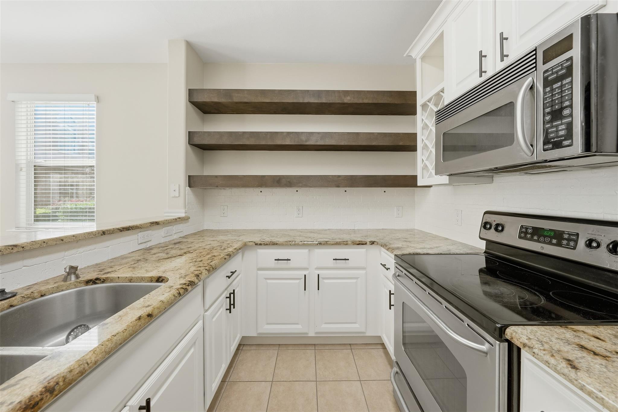 1929 Kemah Village Drive