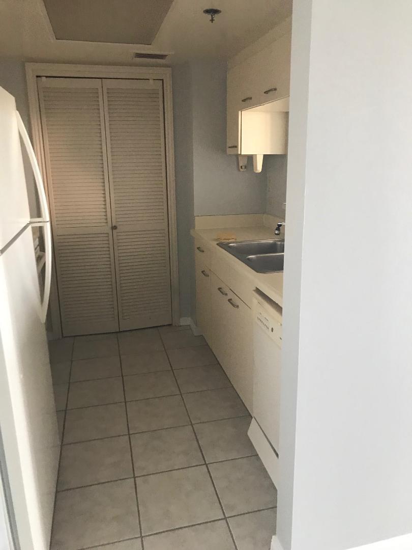 3525 Sage Road # 411