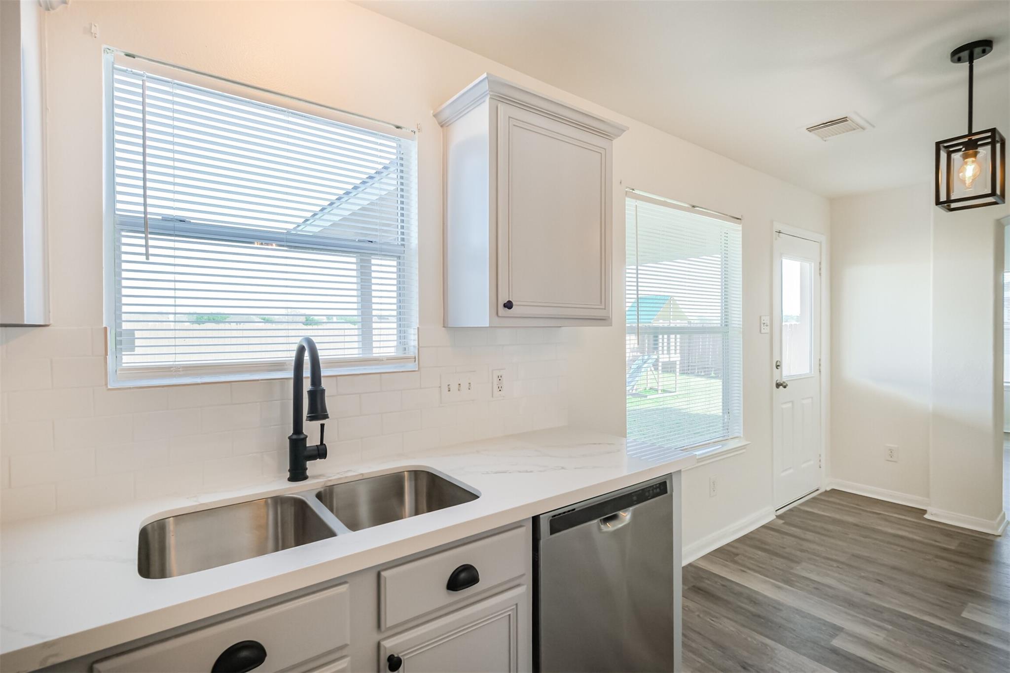 2030 Vanderwilt Lane