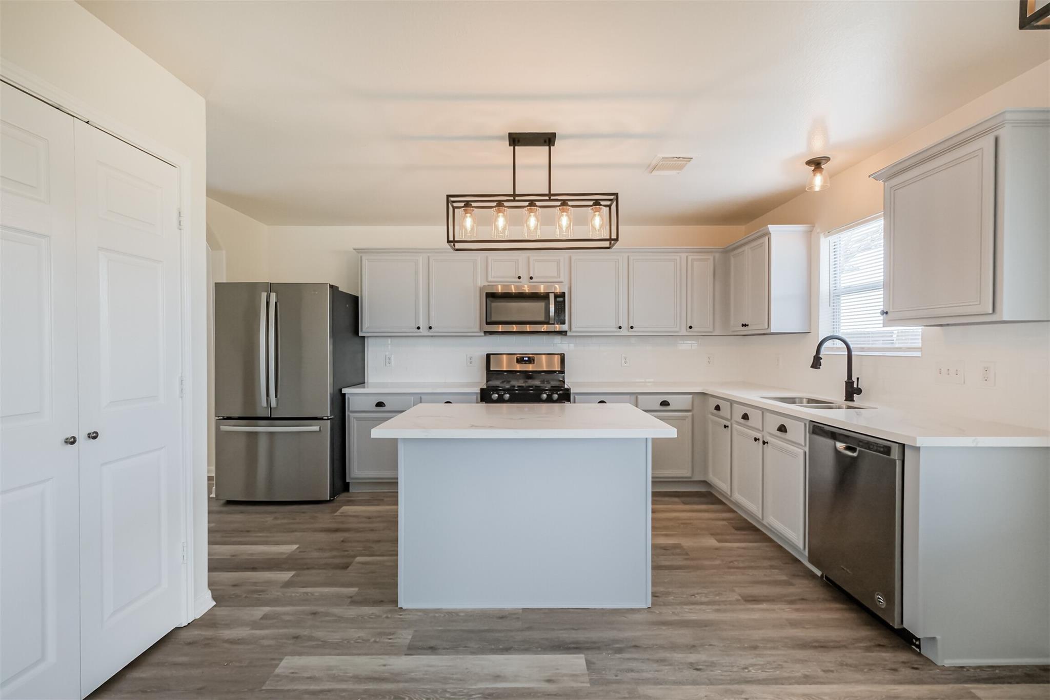 2030 Vanderwilt Lane