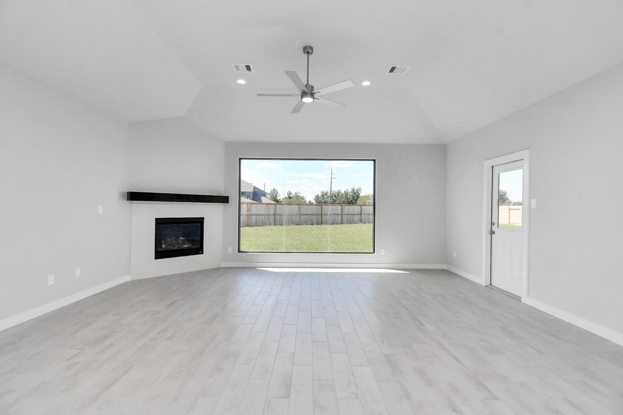 15819 Walnut Leaf Lane