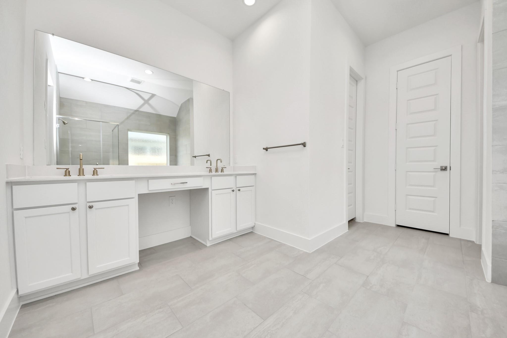 6223 Vista View Lane
