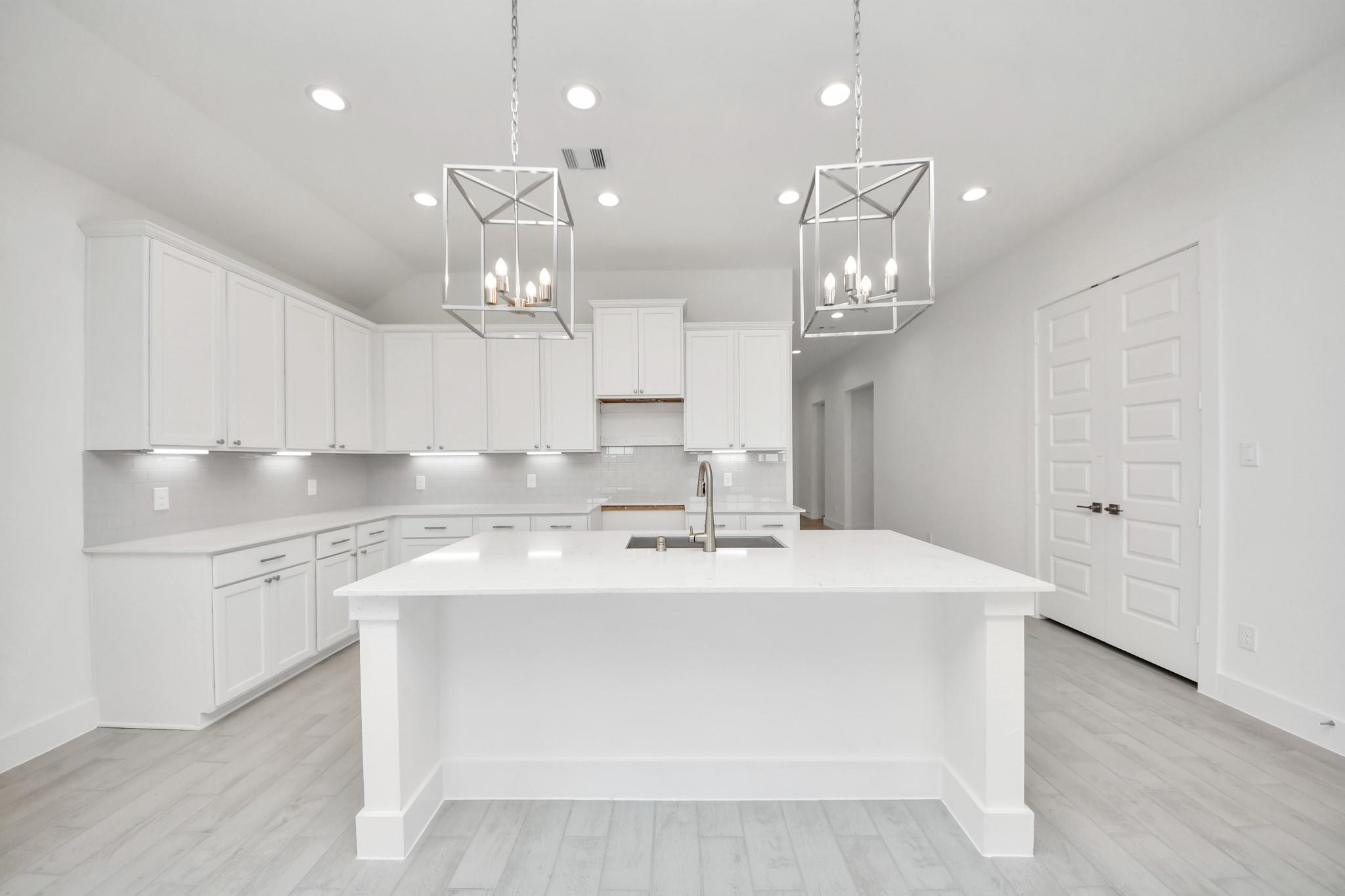 6223 Vista View Lane