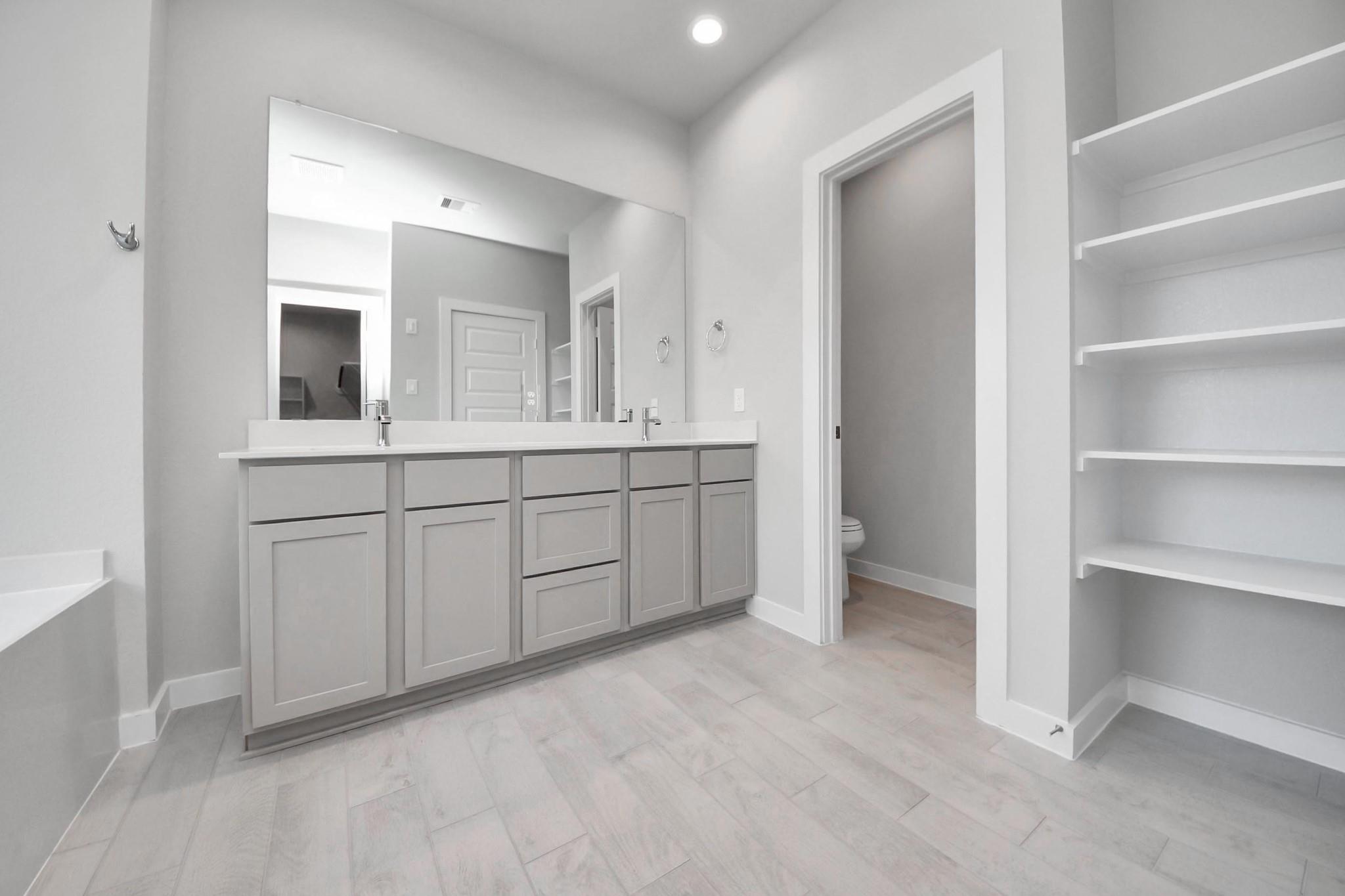 15015 Royal Leaf Drive