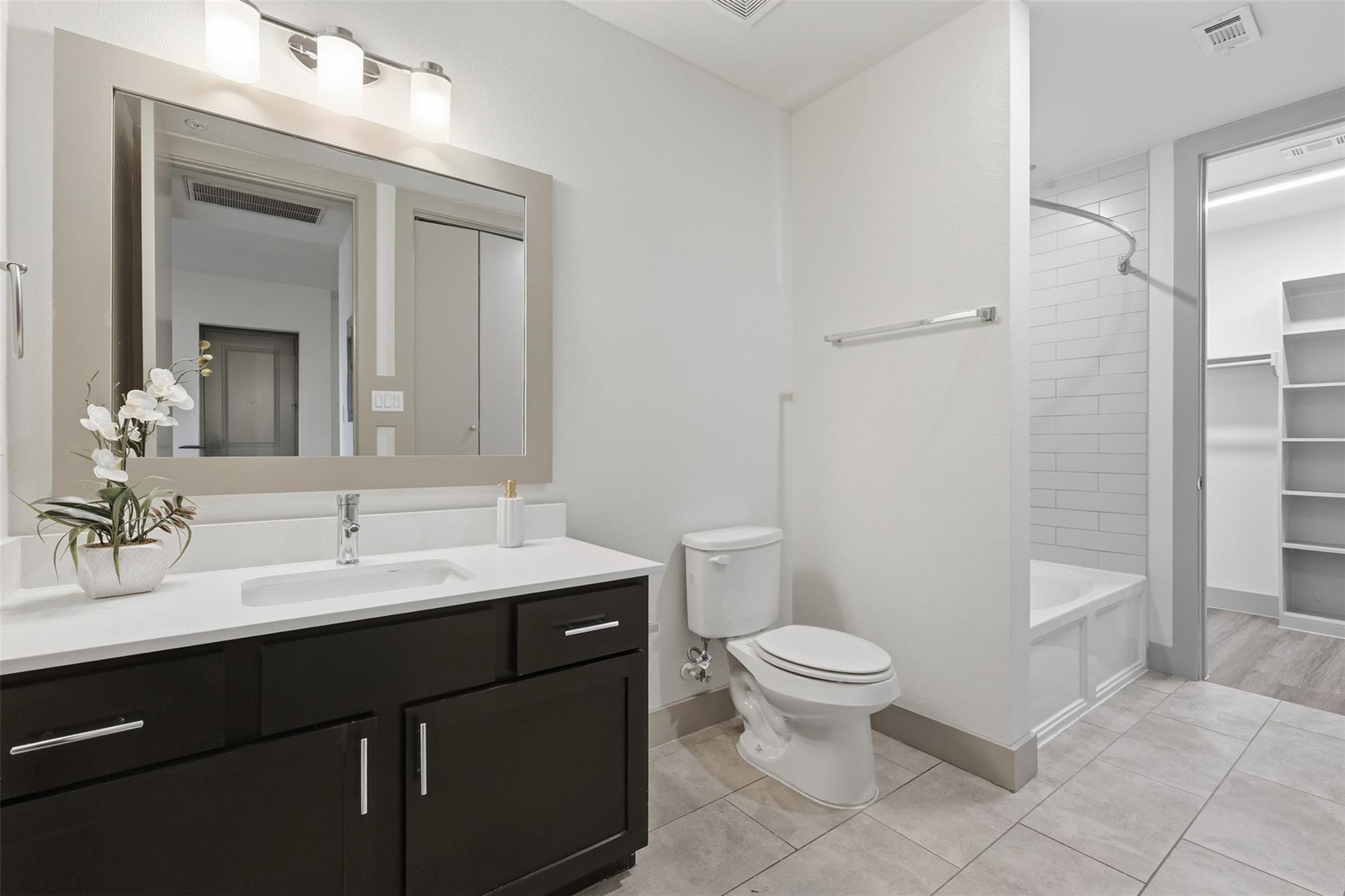 4509 Mount Vernon Street # 8