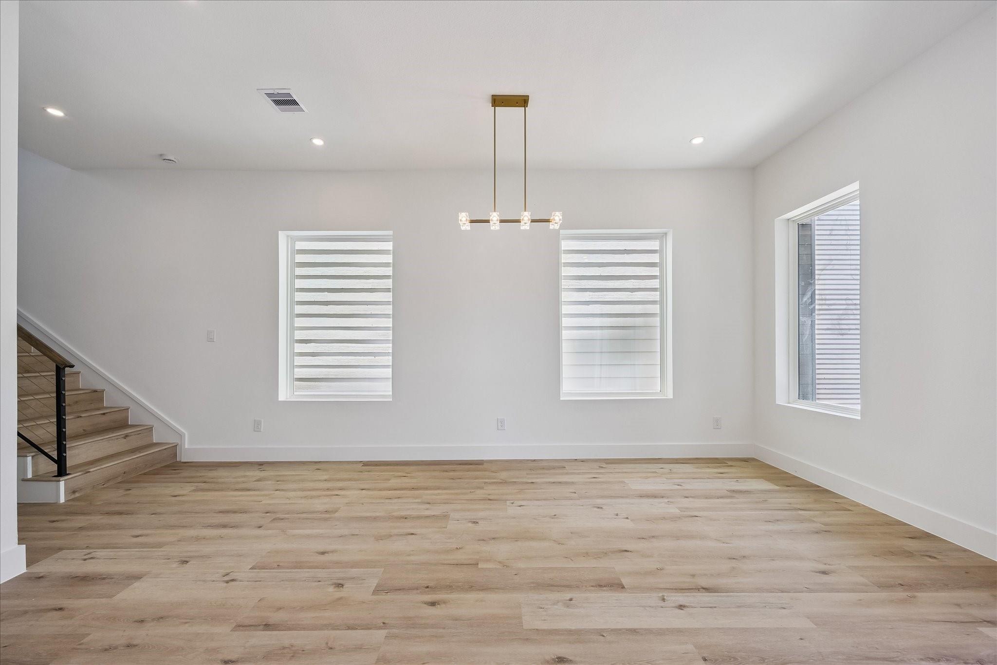 1034 W 17th St Street # B