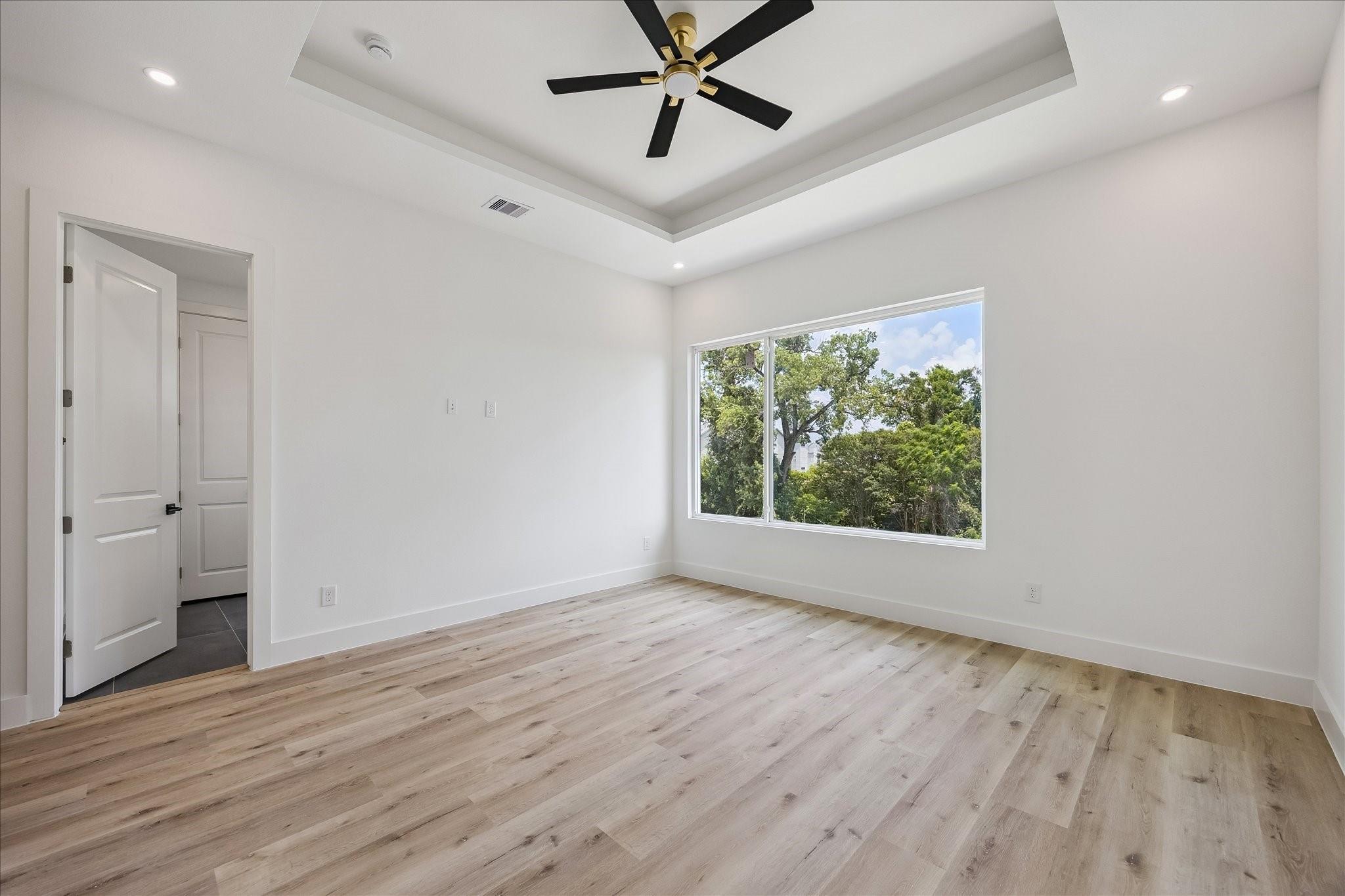 1034 W 17th St Street # B