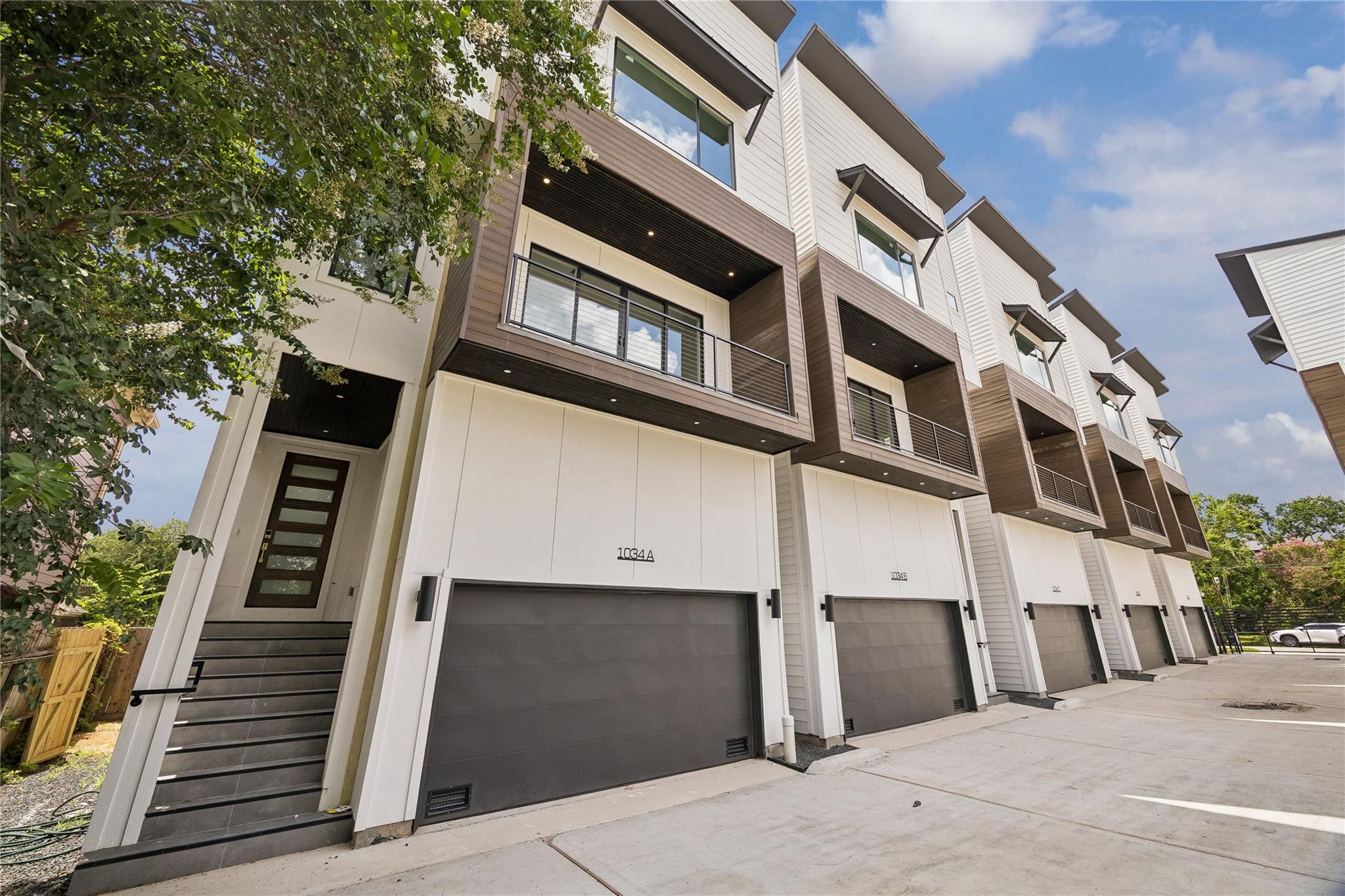 1034 W 17th St Street # B