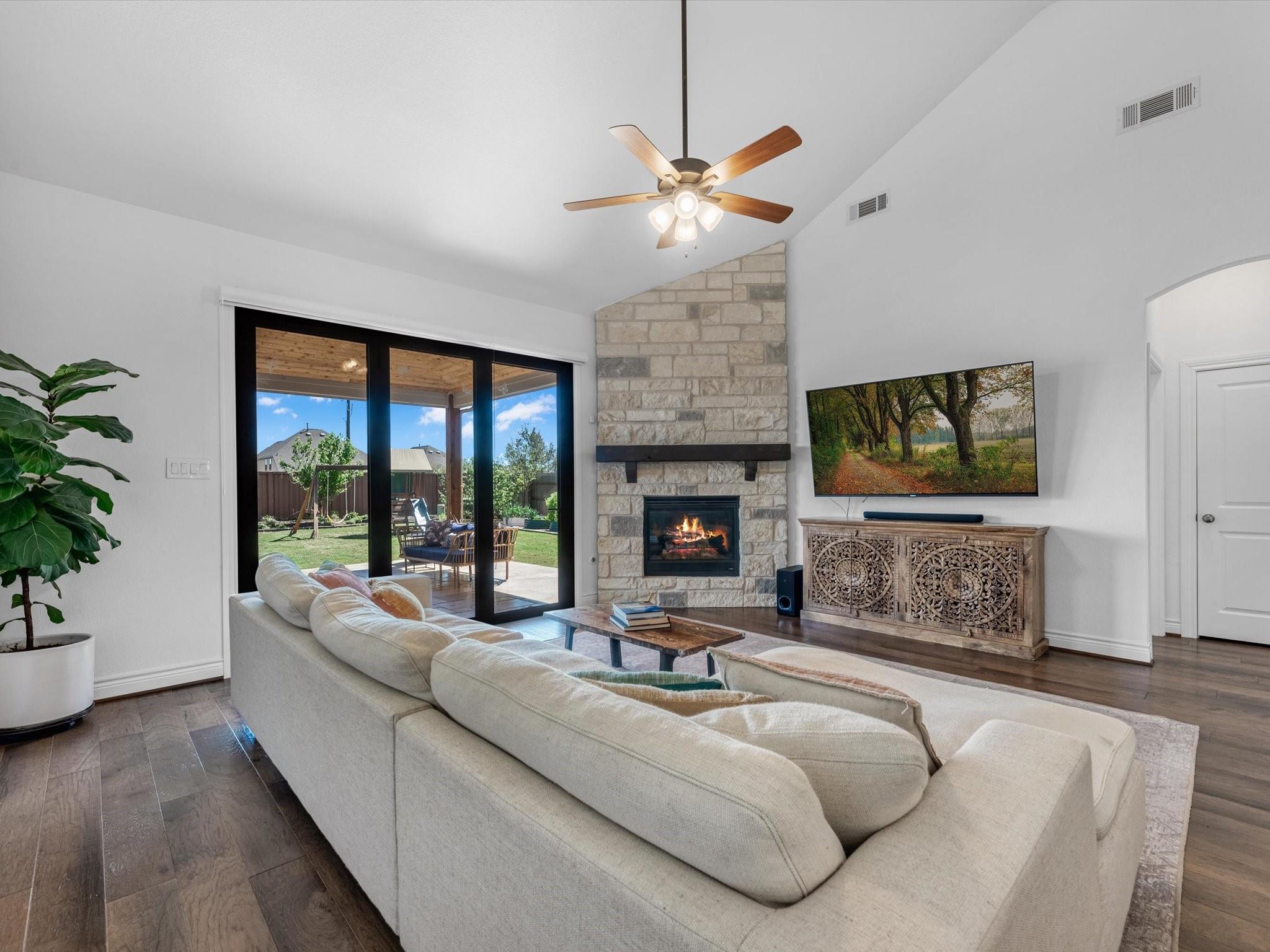 7310 Kingbird Cove Court