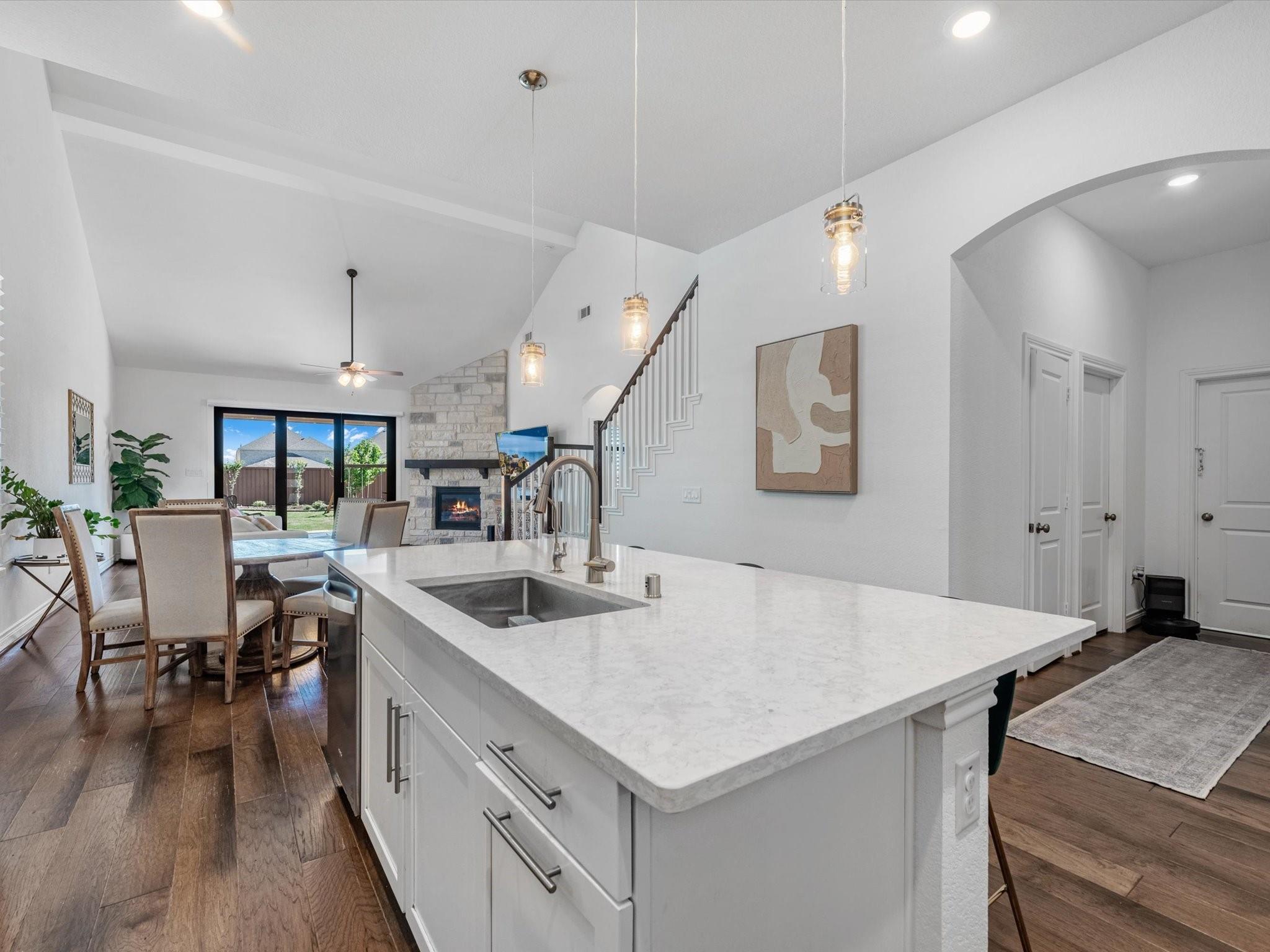 7310 Kingbird Cove Court