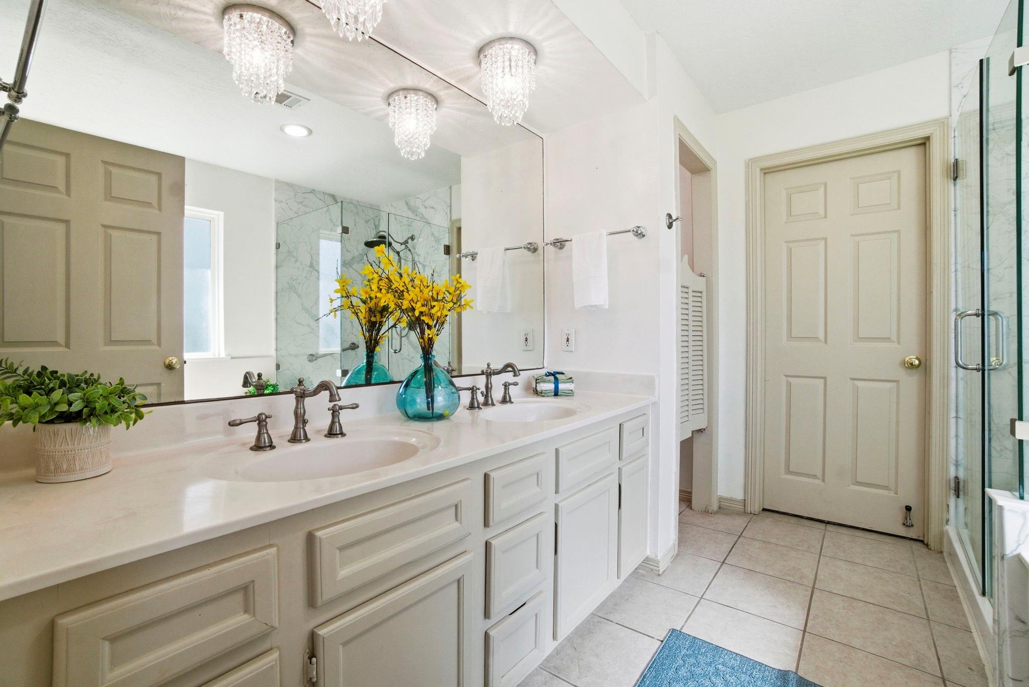 12807 Oak Village Drive