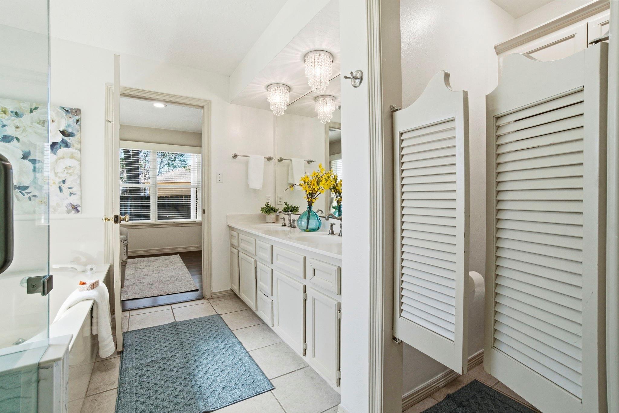 12807 Oak Village Drive