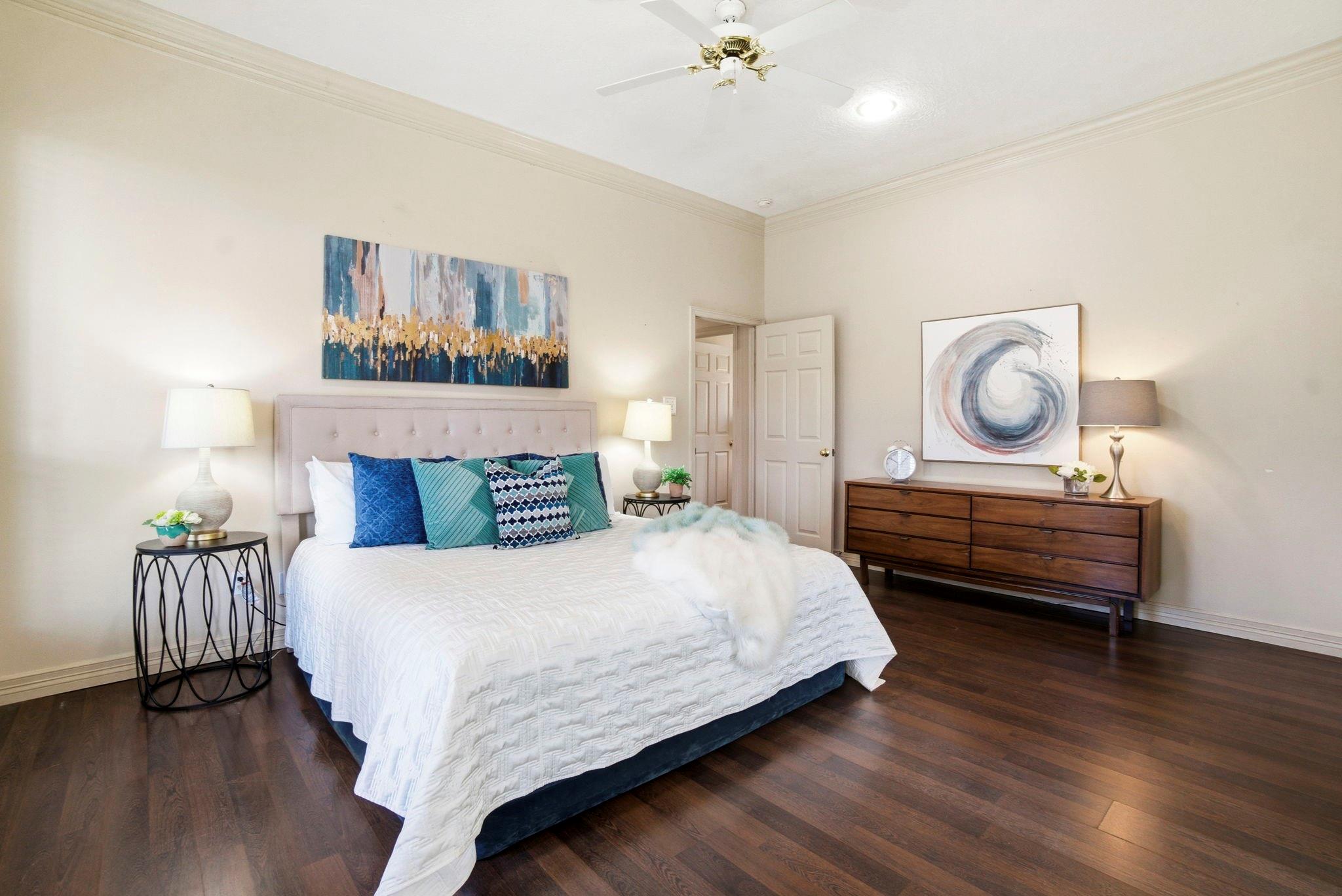 12807 Oak Village Drive