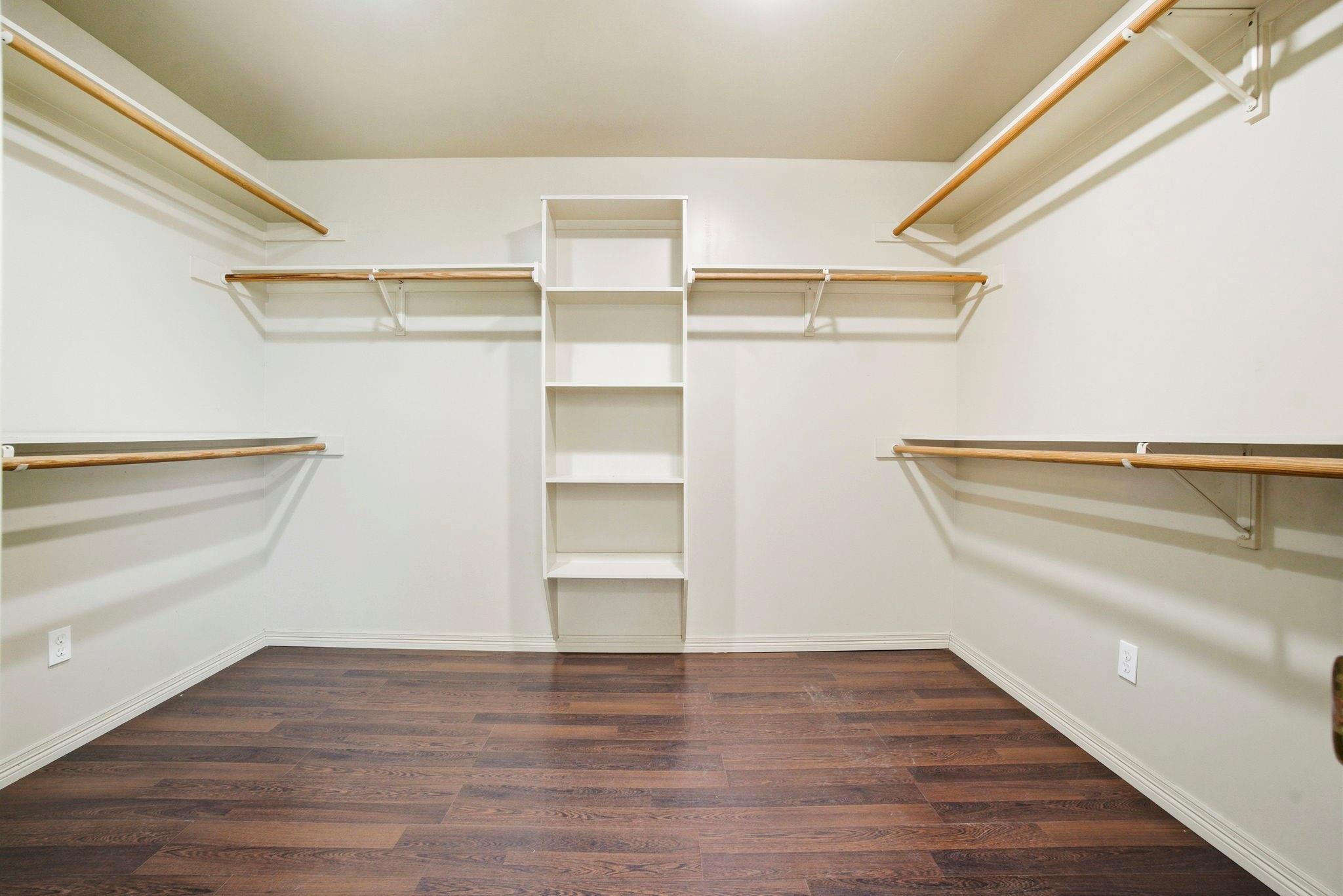 12807 Oak Village Drive